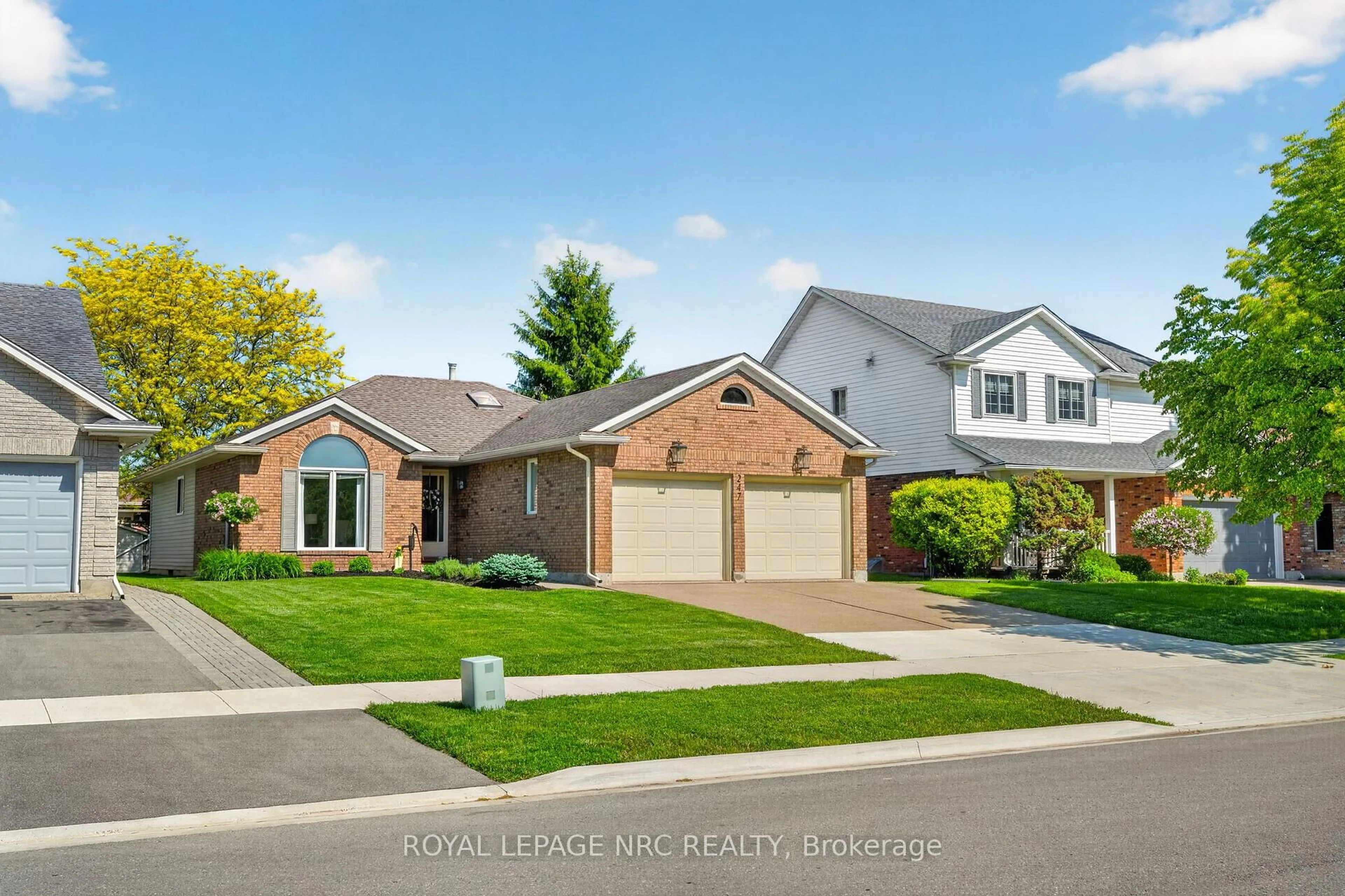 Home with brick exterior material, street for 247 Northwood Dr, Welland Ontario L3C 6V1