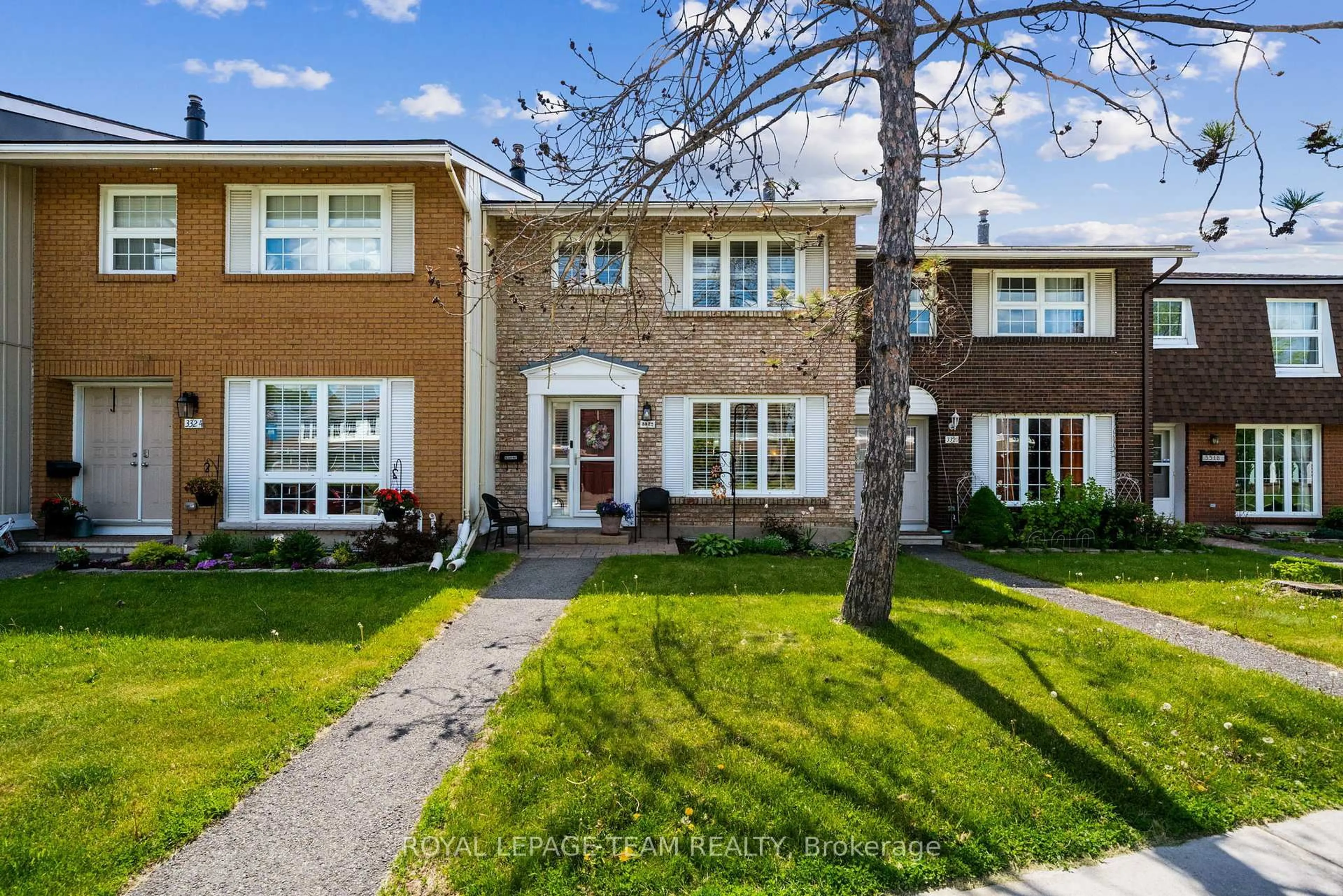 Home with brick exterior material, street for 3322 Southgate Rd, Ottawa Ontario K1V 8X3