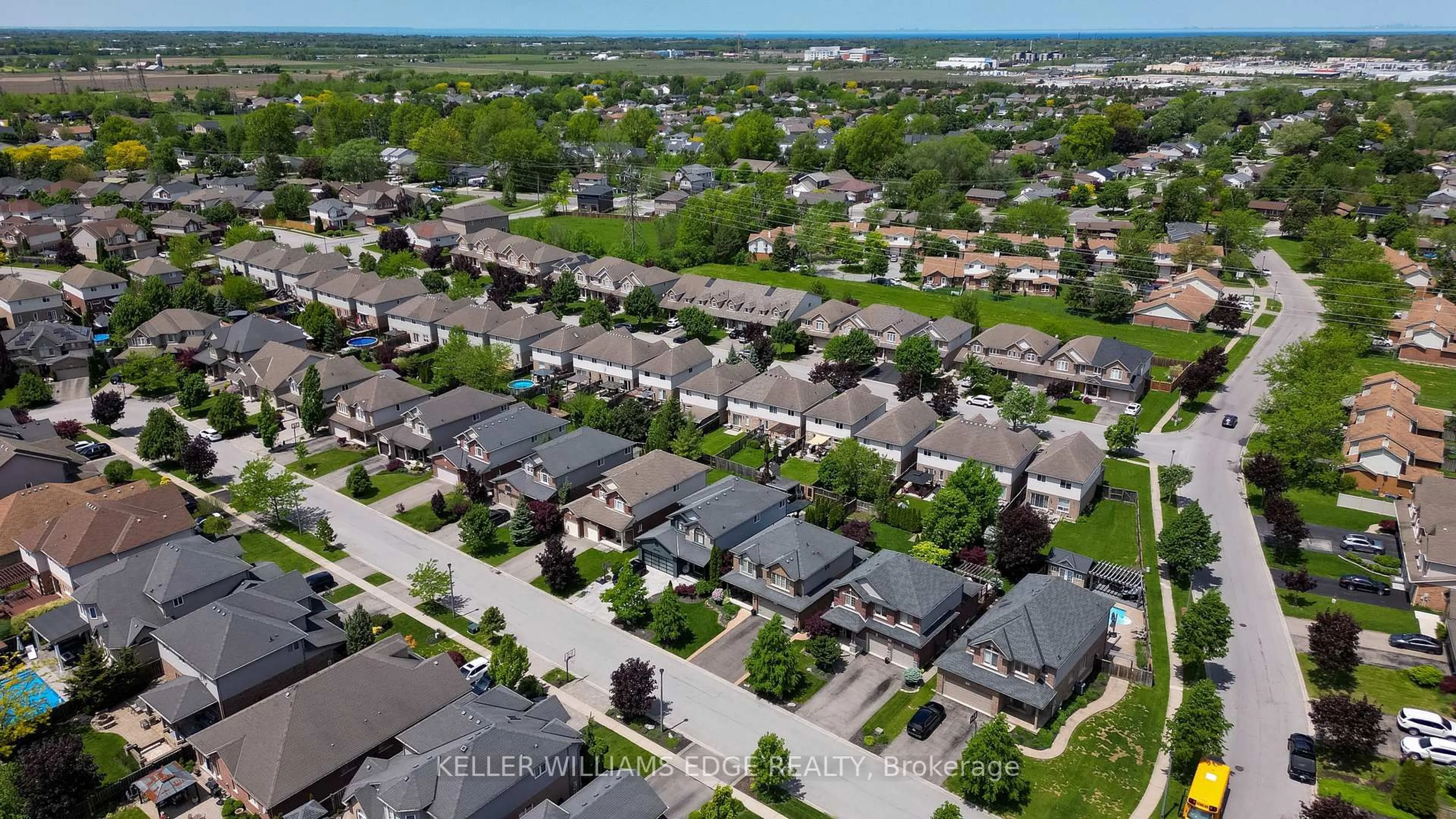 A pic from outside/outdoor area/front of a property/back of a property/a pic from drone, street for 168 McBride Dr, St. Catharines Ontario L2S 4E3