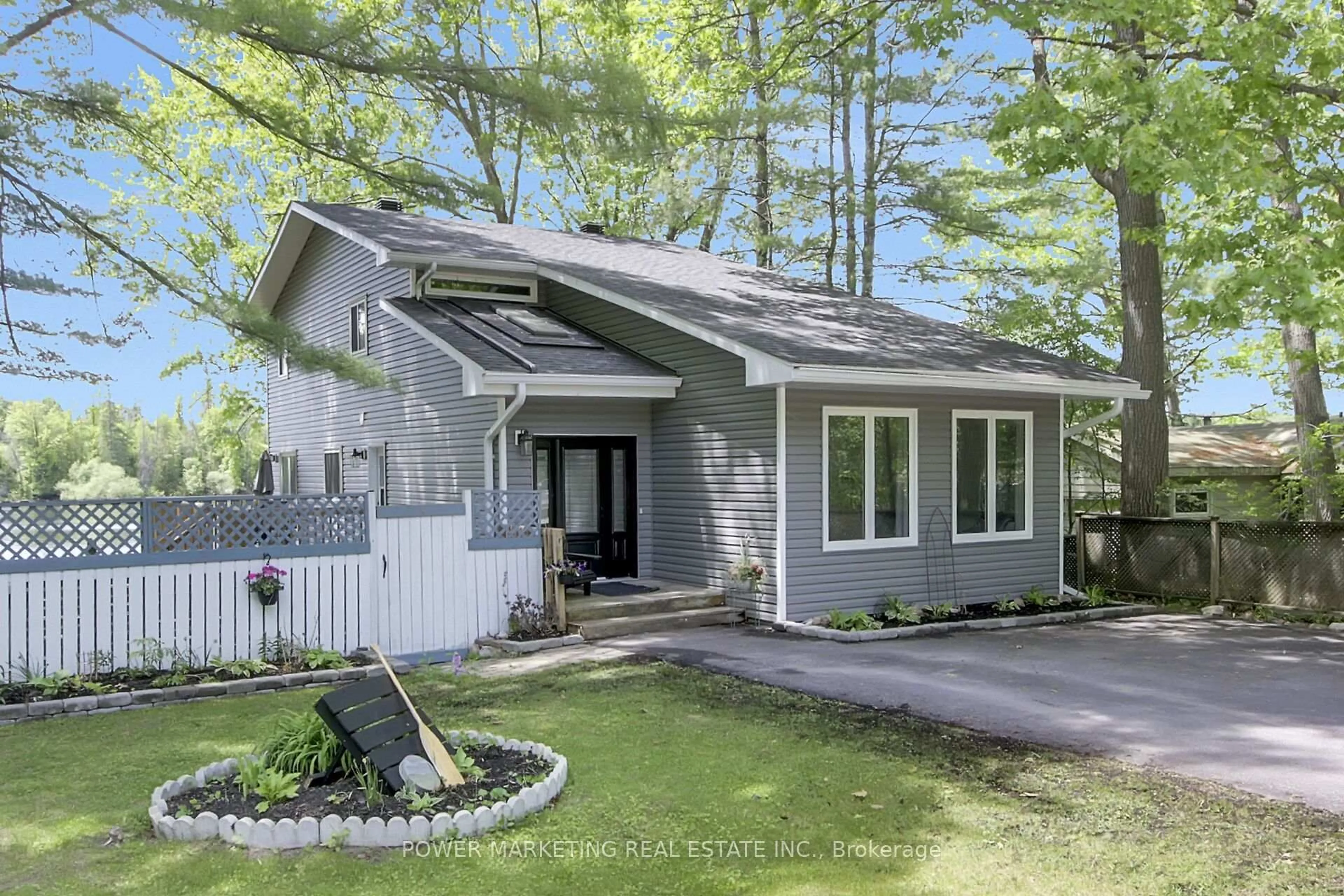 Home with vinyl exterior material, street for 1312 BAYVIEW Dr, Ottawa Ontario K0A 3M0