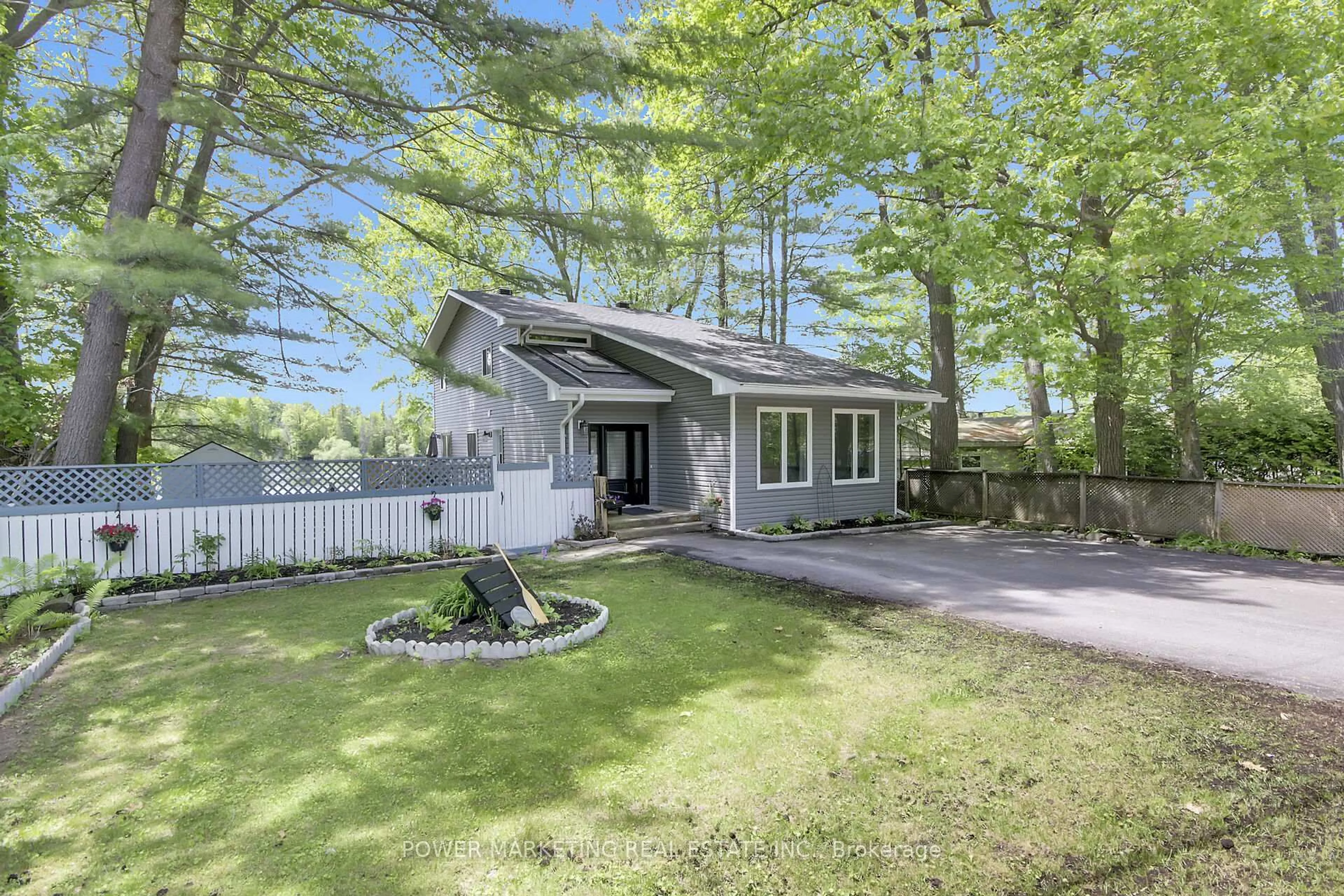 Patio, unknown for 1312 BAYVIEW Dr, Ottawa Ontario K0A 3M0