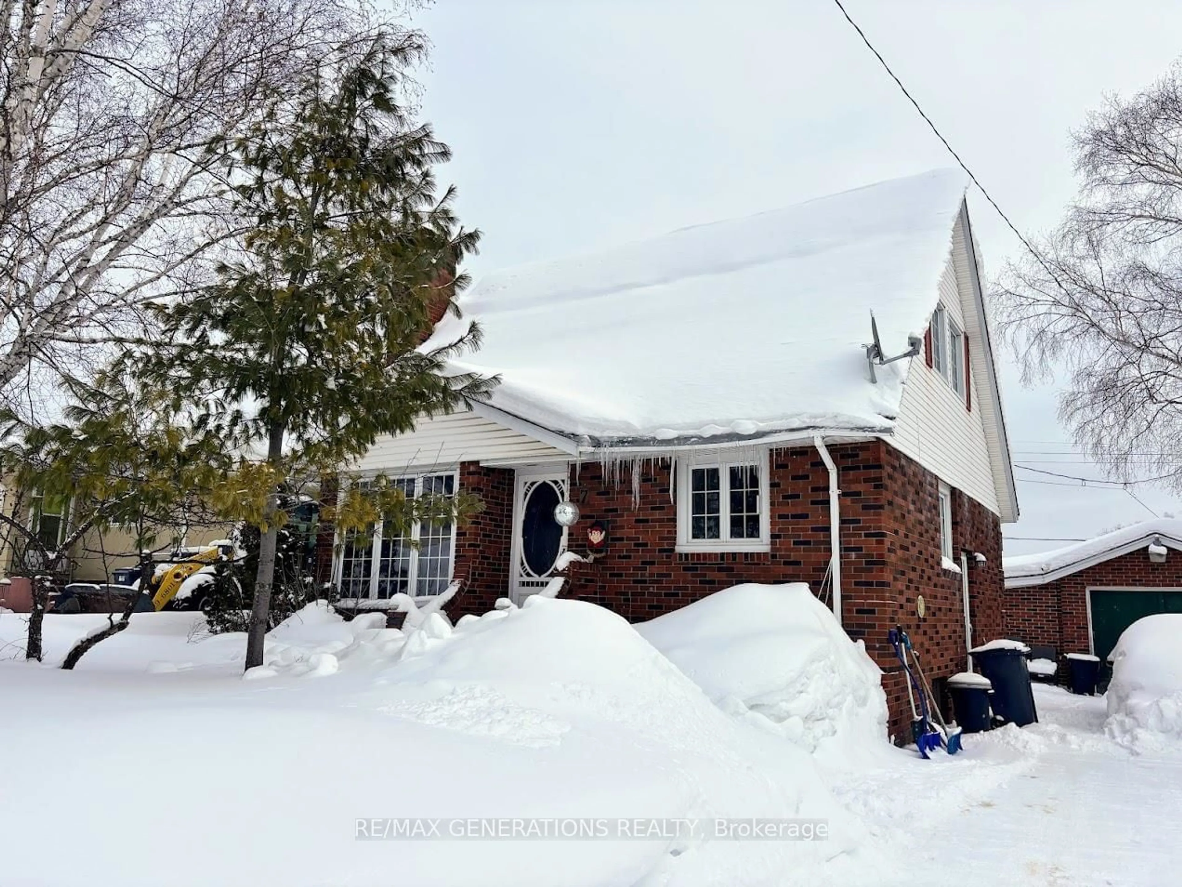 A pic from outside/outdoor area/front of a property/back of a property/a pic from drone, street for 7 Mona Dr, Manitouwadge Ontario P0T 2C0