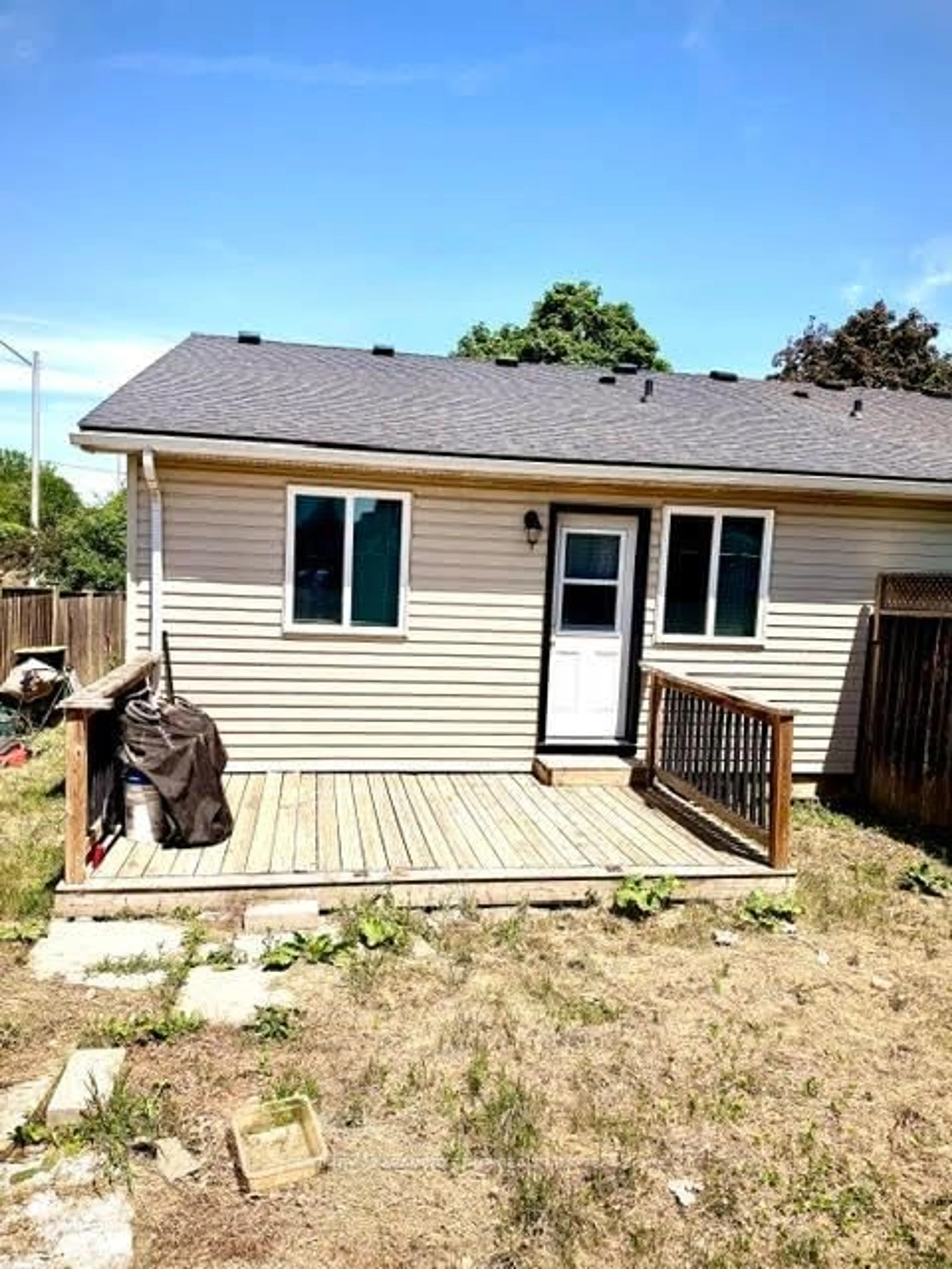 Unknown for 152 Mary St, Thorold Ontario L2V 1J5
