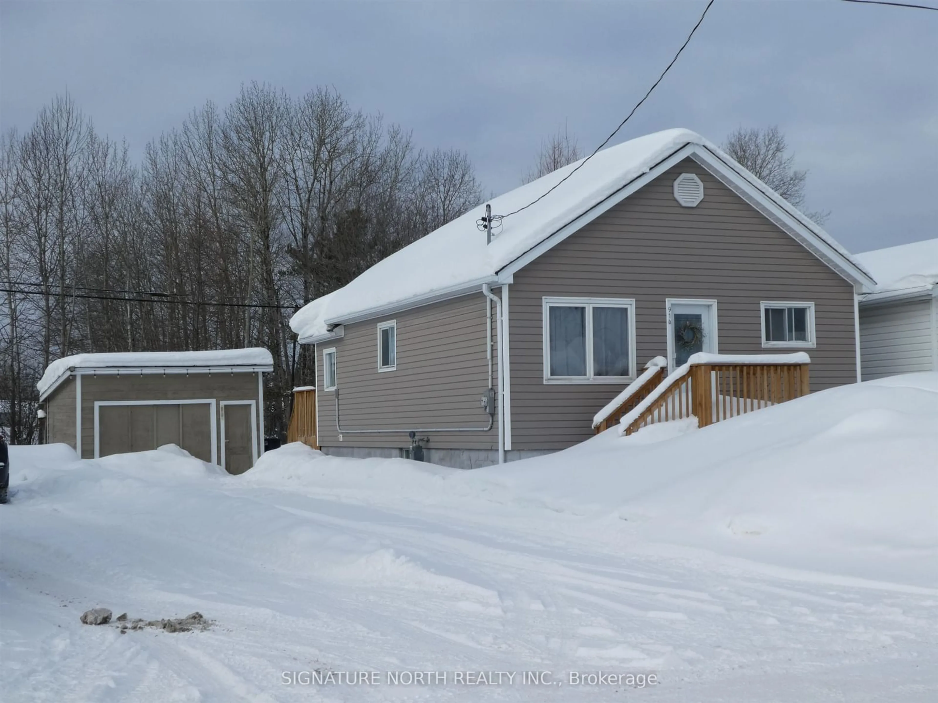 Unknown for First St E, Greenstone Ontario P0T 1M0