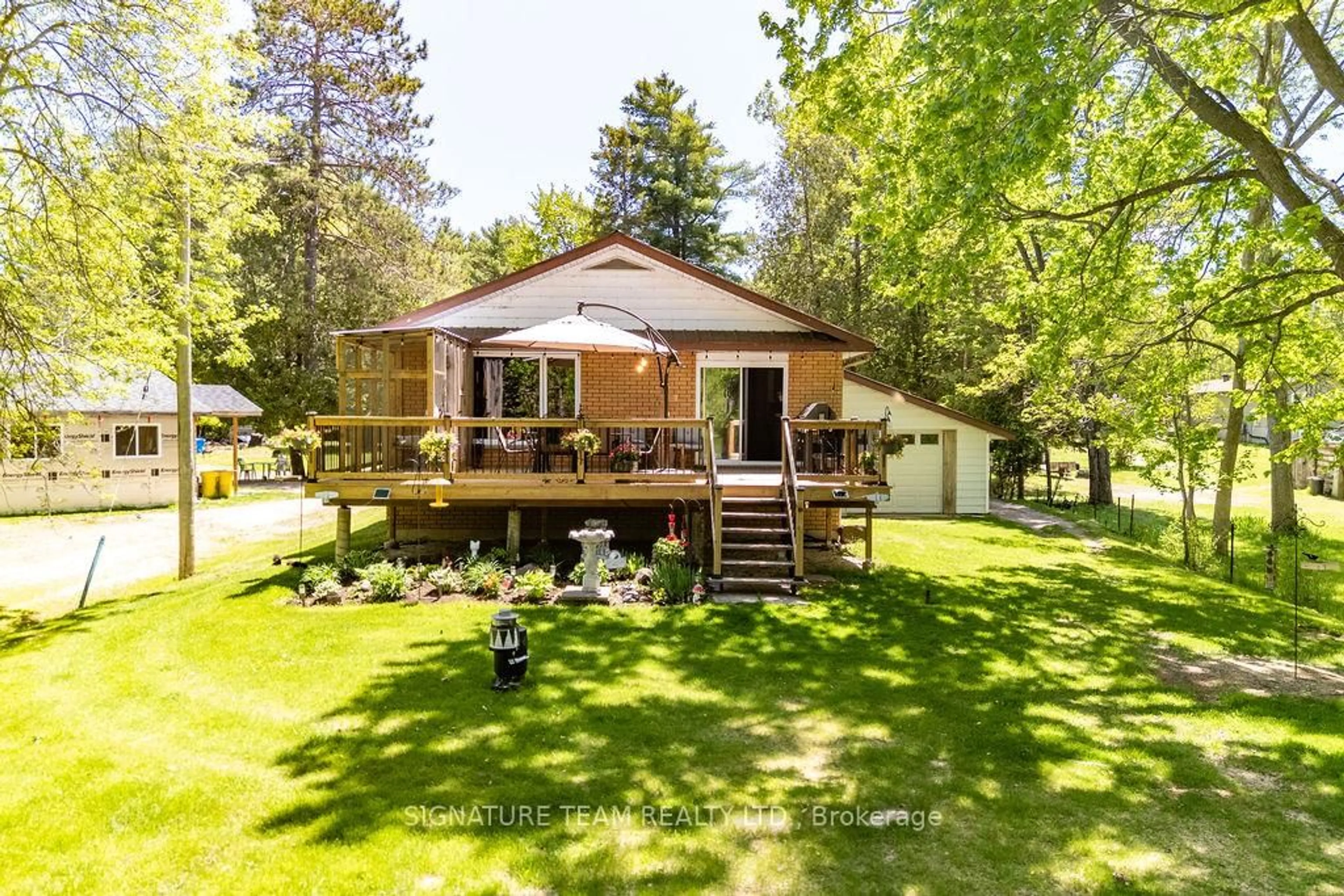 A pic from outside/outdoor area/front of a property/back of a property/a pic from drone, unknown for 1706 Black Bay Rd, Petawawa Ontario K8H 2W8