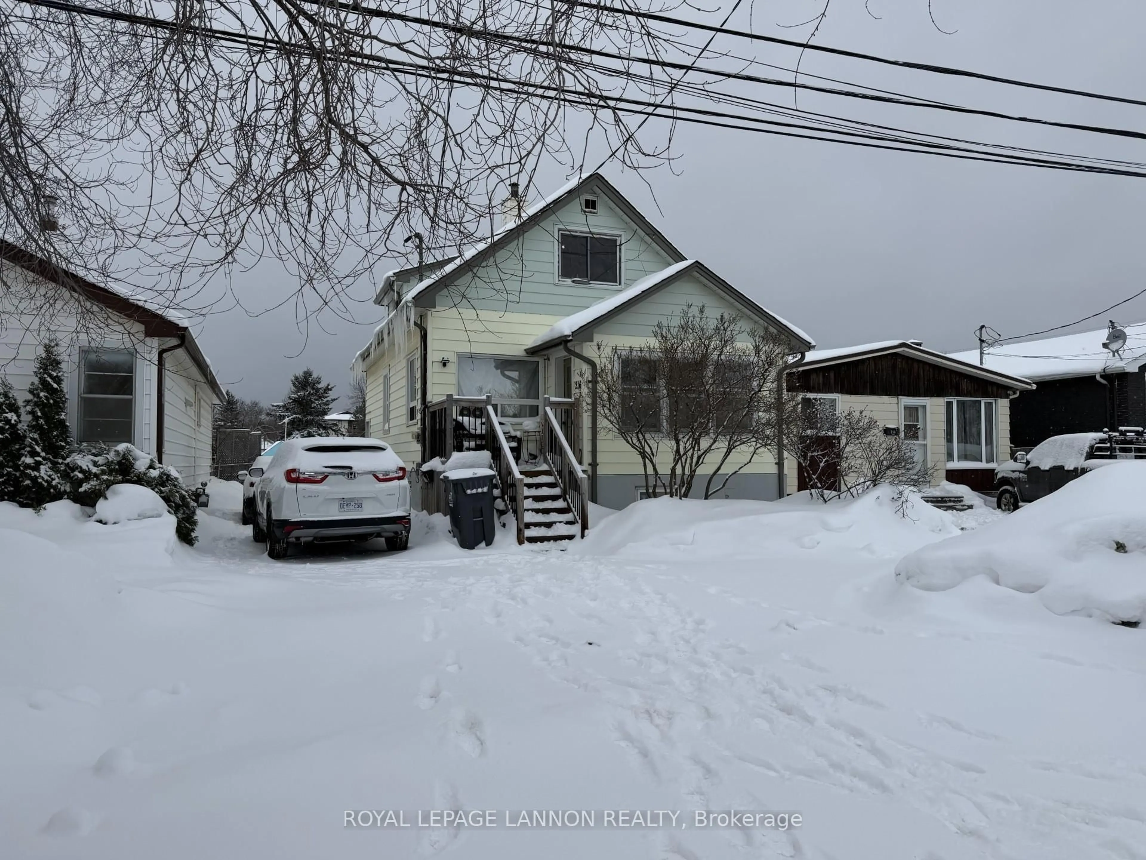 Unknown for 216 Ontario St, Thunder Bay Ontario P7B 3G8