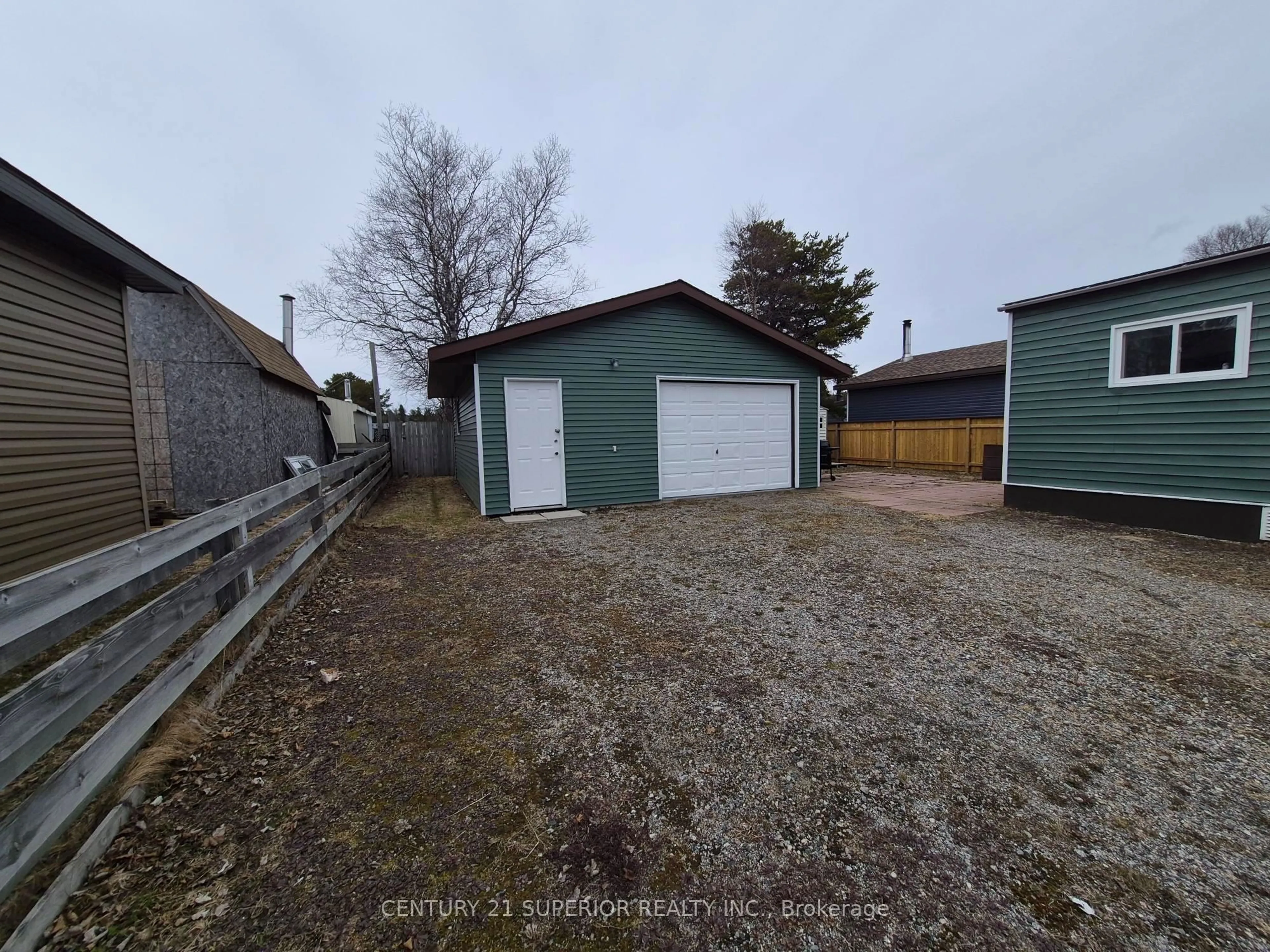 Shed for 66 Jackson Crescent, Marathon Ontario P0T 2E0