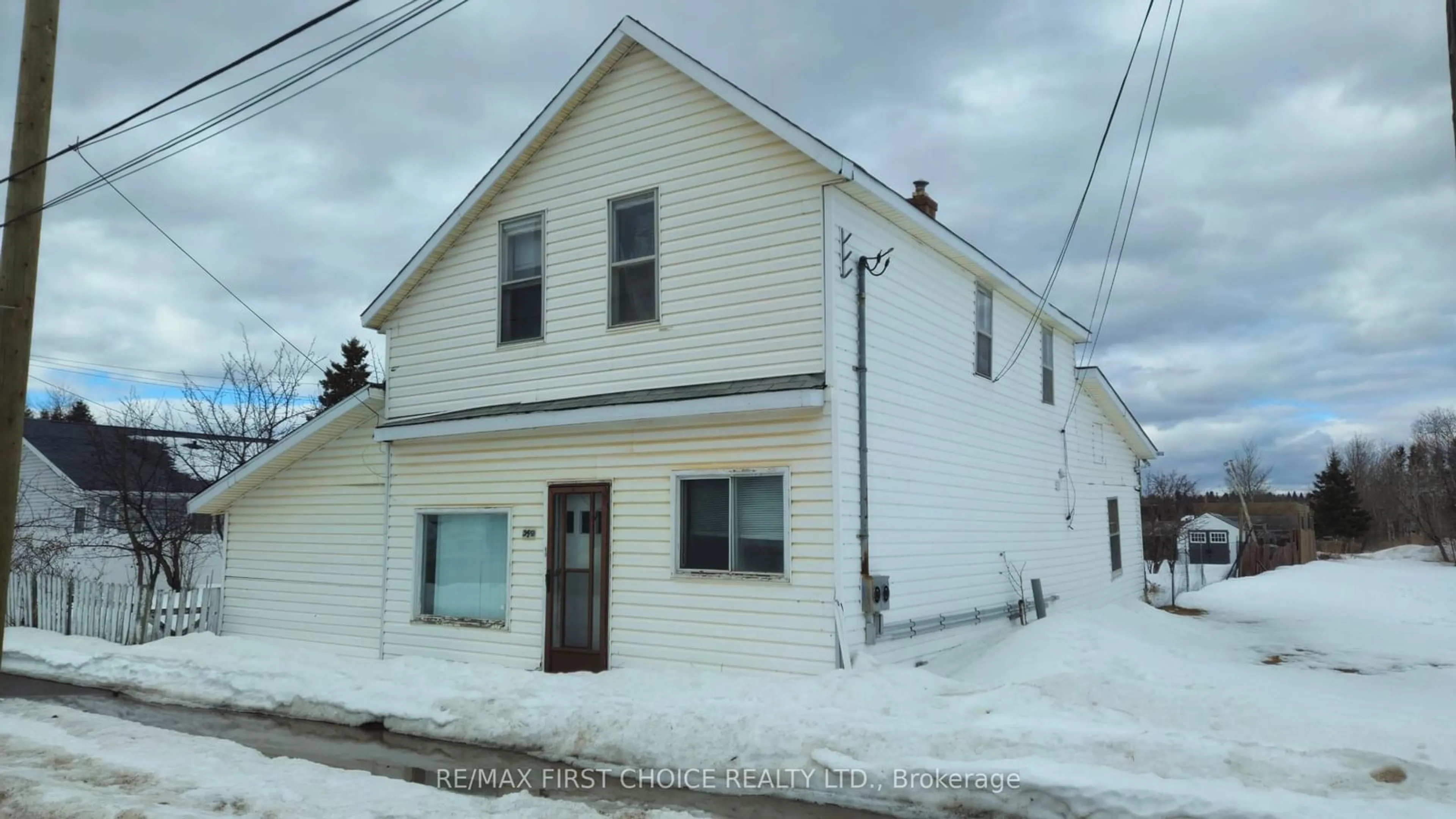 Unknown for 340 First Ave, Thunder Bay Ontario P7B 3G9