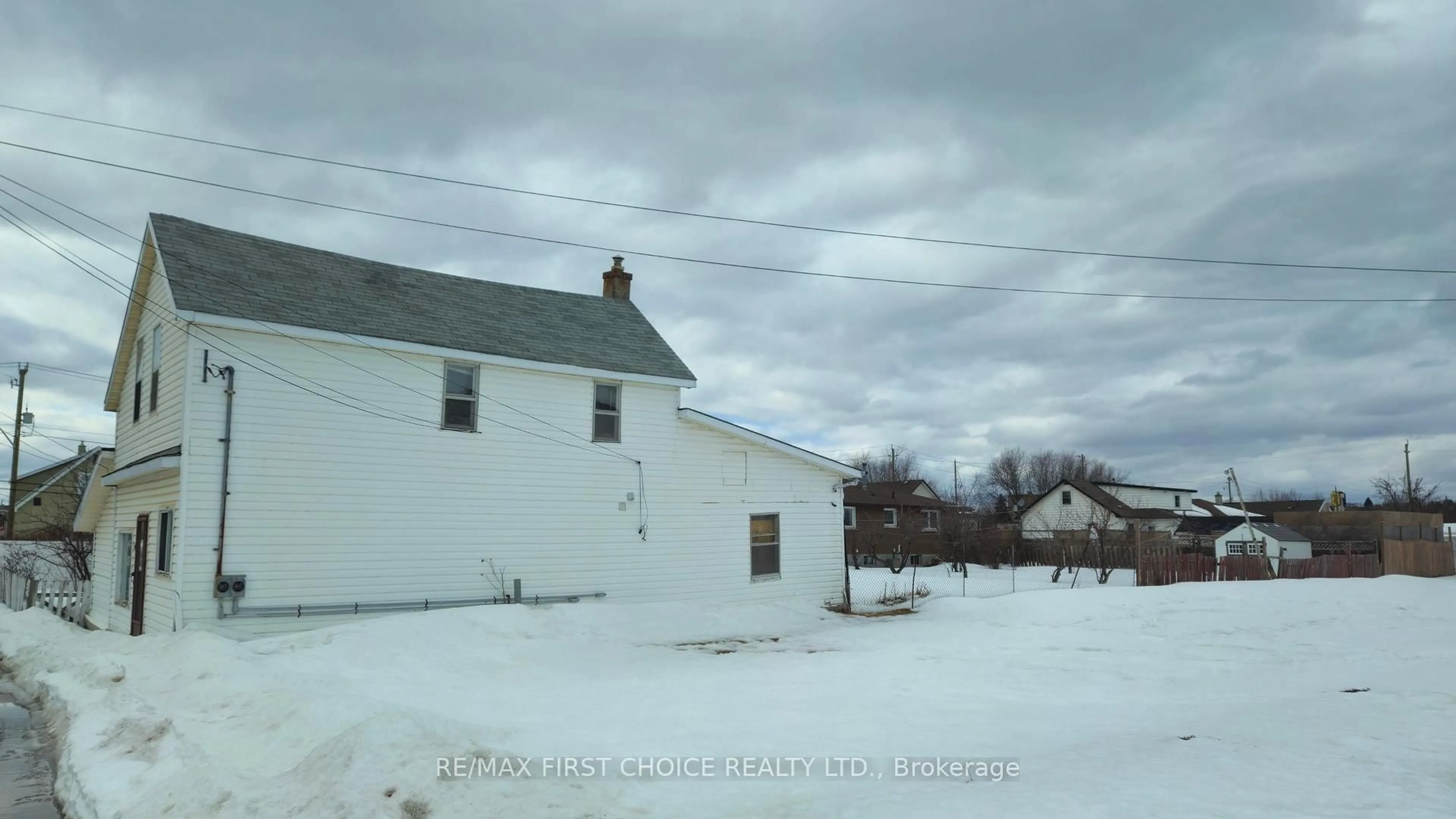 Blurry image for 340 First Ave, Thunder Bay Ontario P7B 3G9
