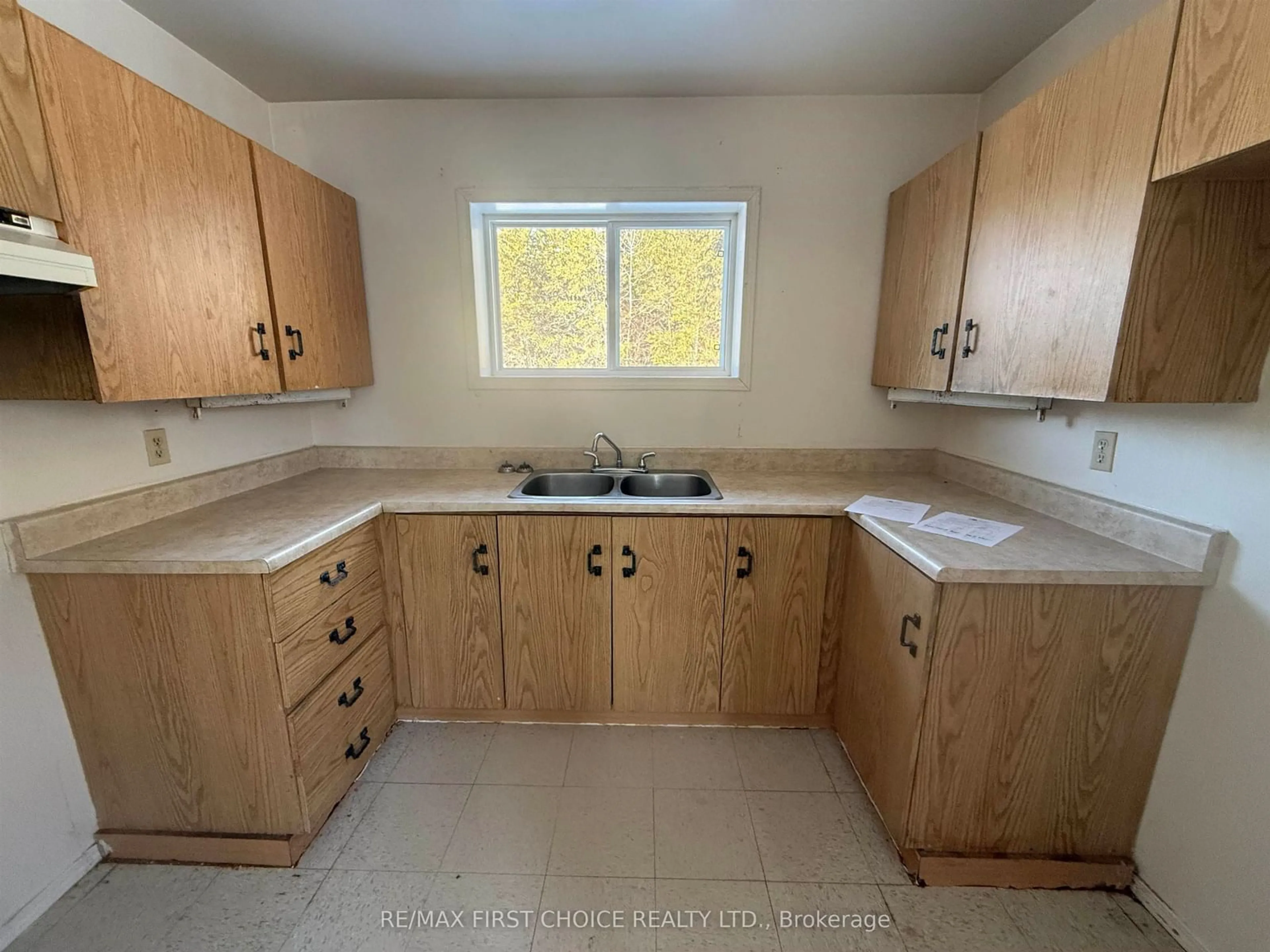 Standard kitchen, unknown for 14 Superior Ave, Ignace Ontario P0T 1T0