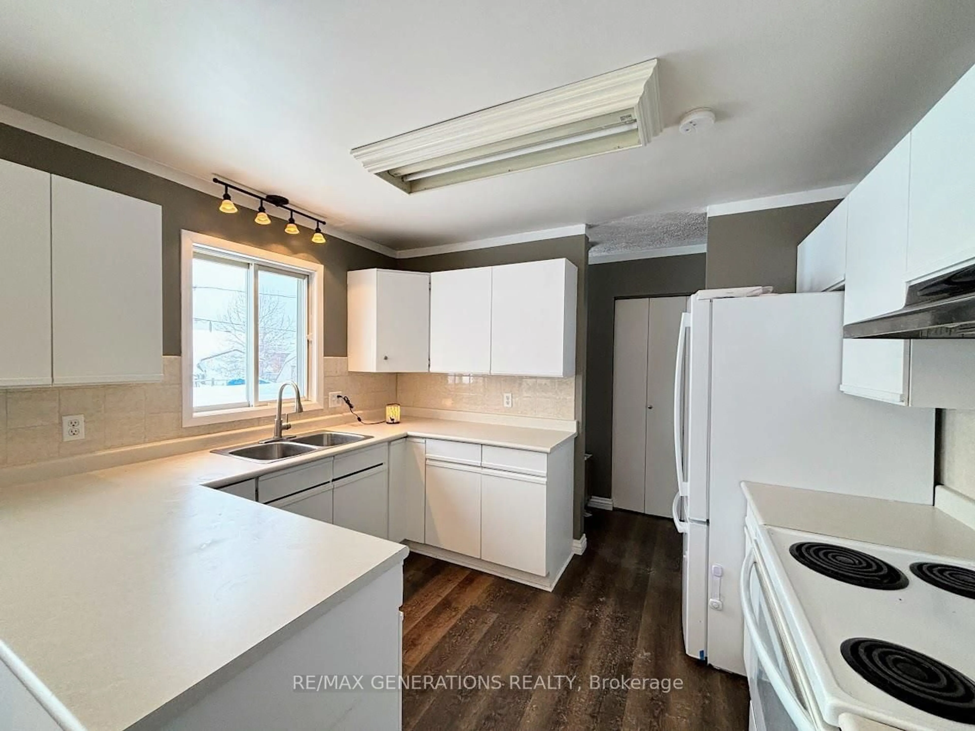 Open concept kitchen, unknown for 31 Brooks St, Manitouwadge Ontario P0T 2C0