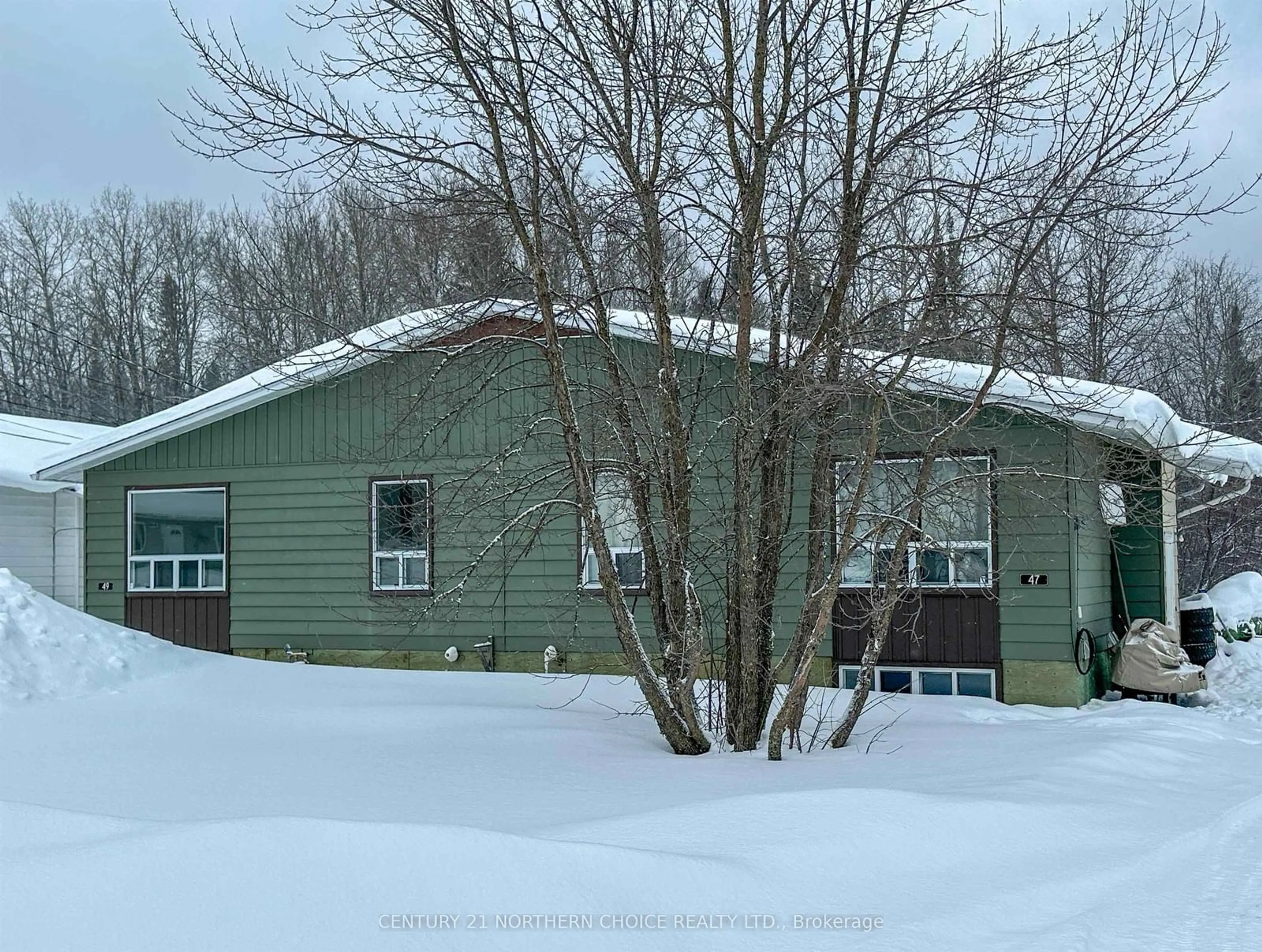 A pic from outside/outdoor area/front of a property/back of a property/a pic from drone, unknown for 47/49 Birch Dr, Ear Falls Ontario P0V 1T0