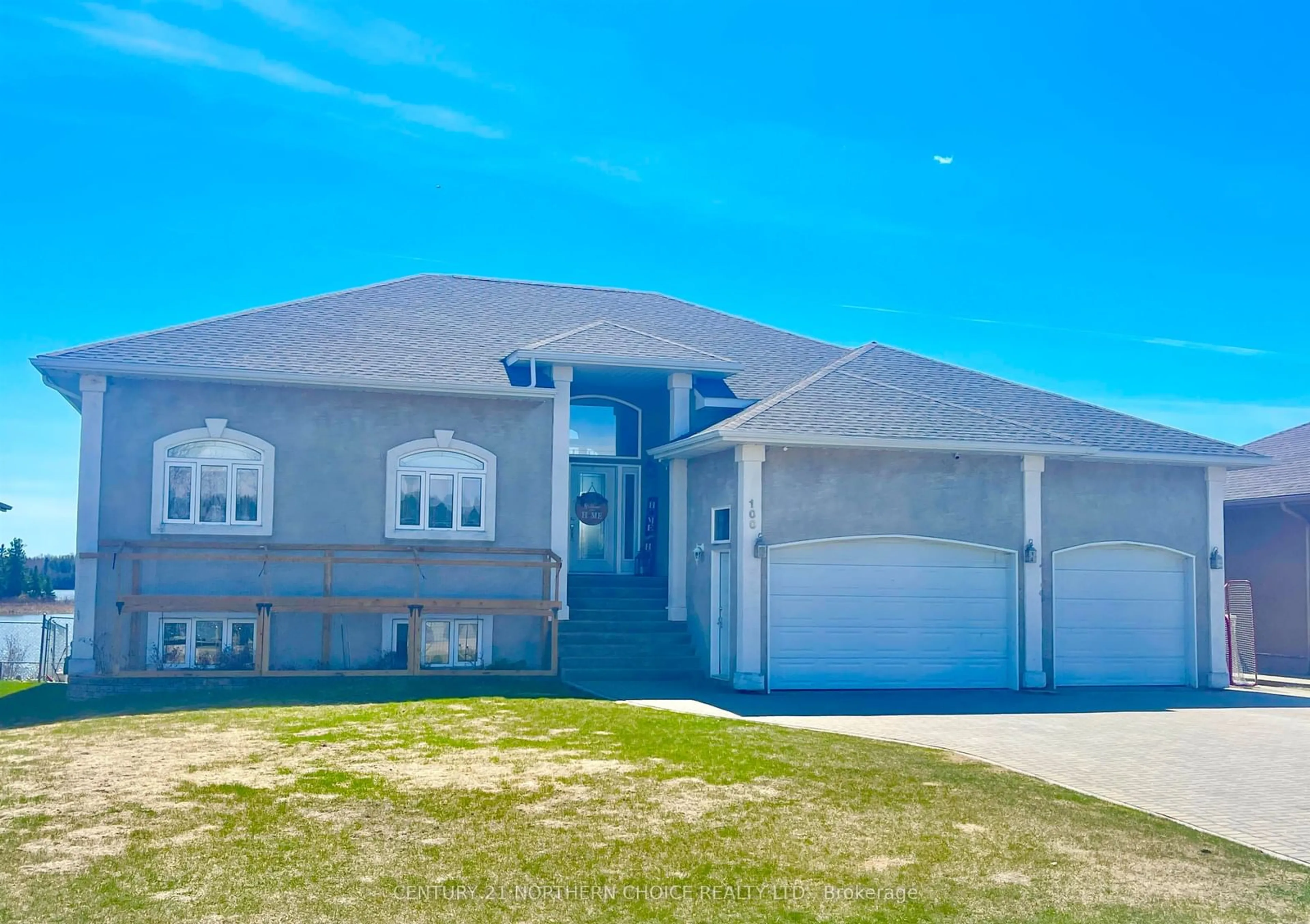 Home with vinyl exterior material, unknown for 100 Edgewater Dr, Dryden Ontario P8N 3K2