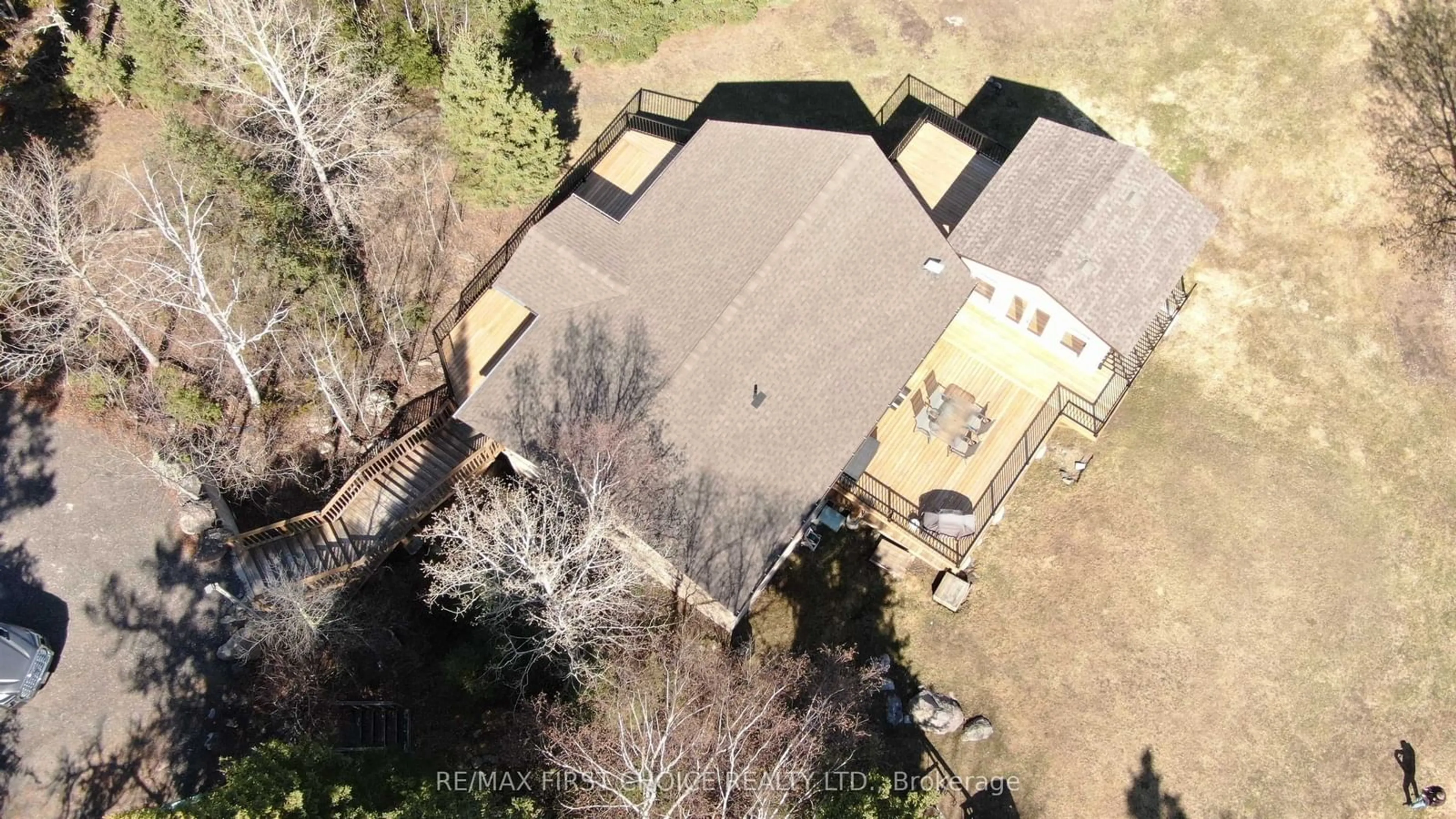 A pic from outside/outdoor area/front of a property/back of a property/a pic from drone, unknown for 220D Phantom Dr, Kenora Ontario P0X 1C0