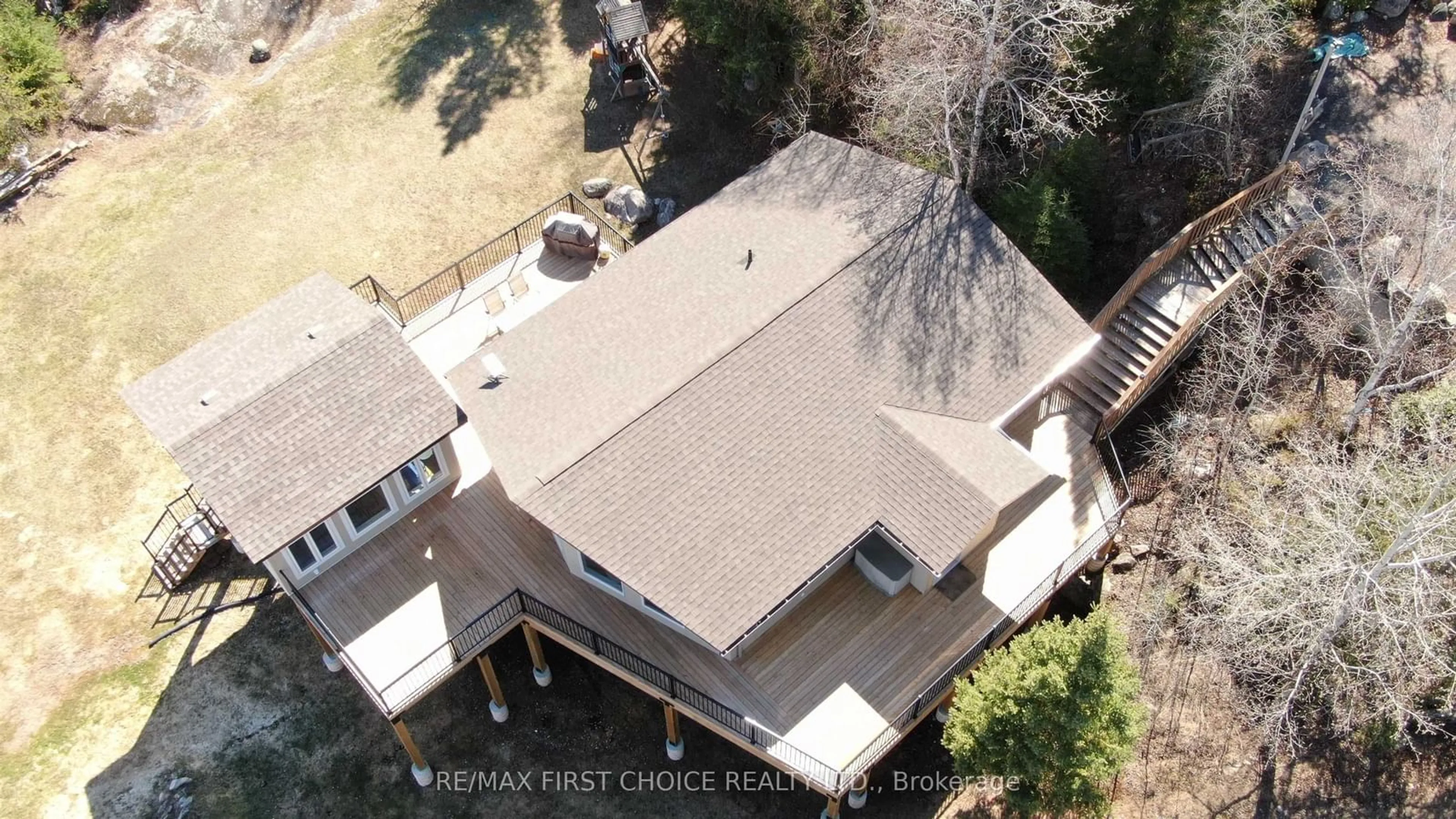 A pic from outside/outdoor area/front of a property/back of a property/a pic from drone, unknown for 220D Phantom Dr, Kenora Ontario P0X 1C0