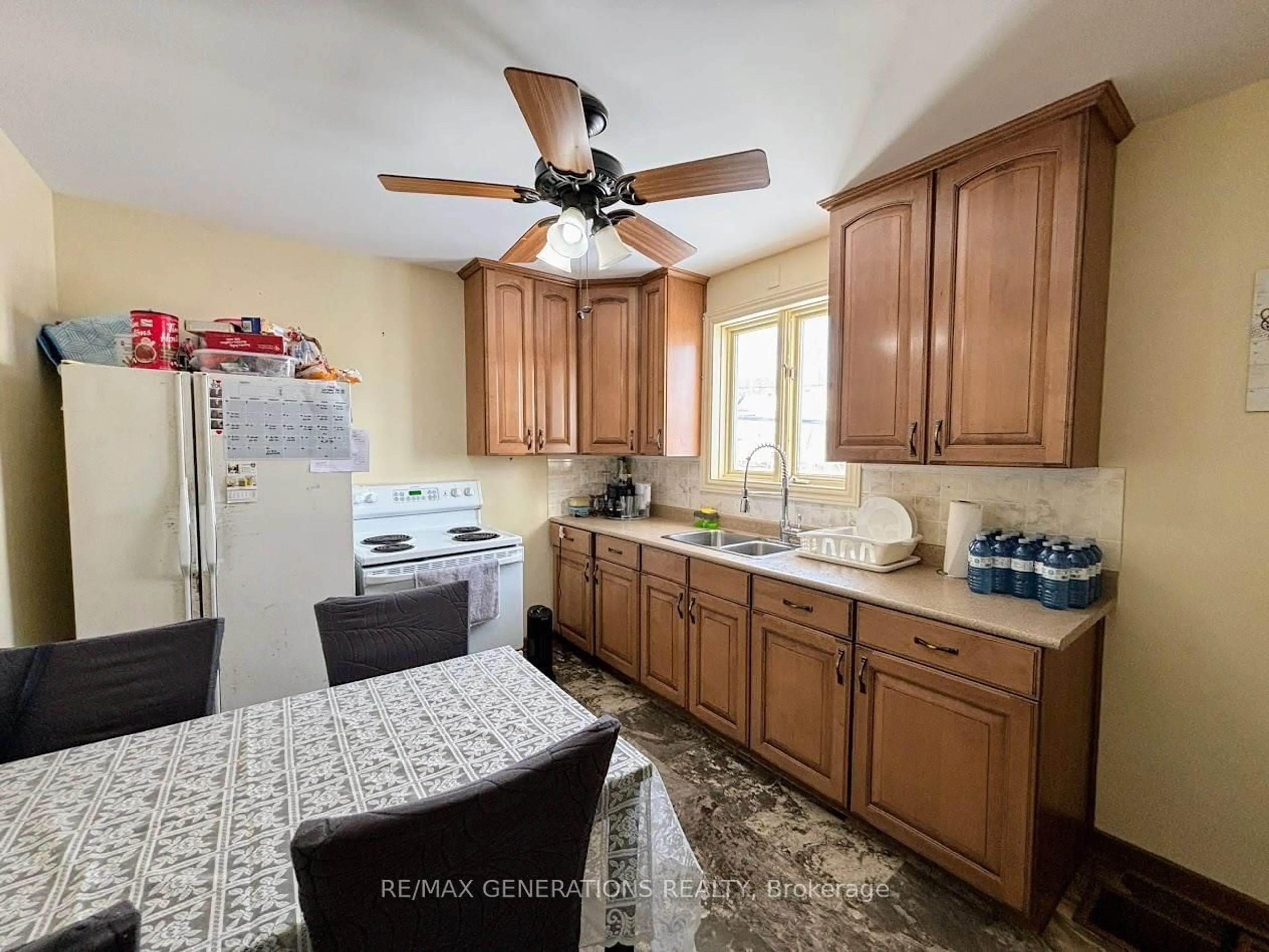 Standard kitchen, ceramic/tile floor for 16 Wenonah Dr, Manitouwadge Ontario P0T 2C0