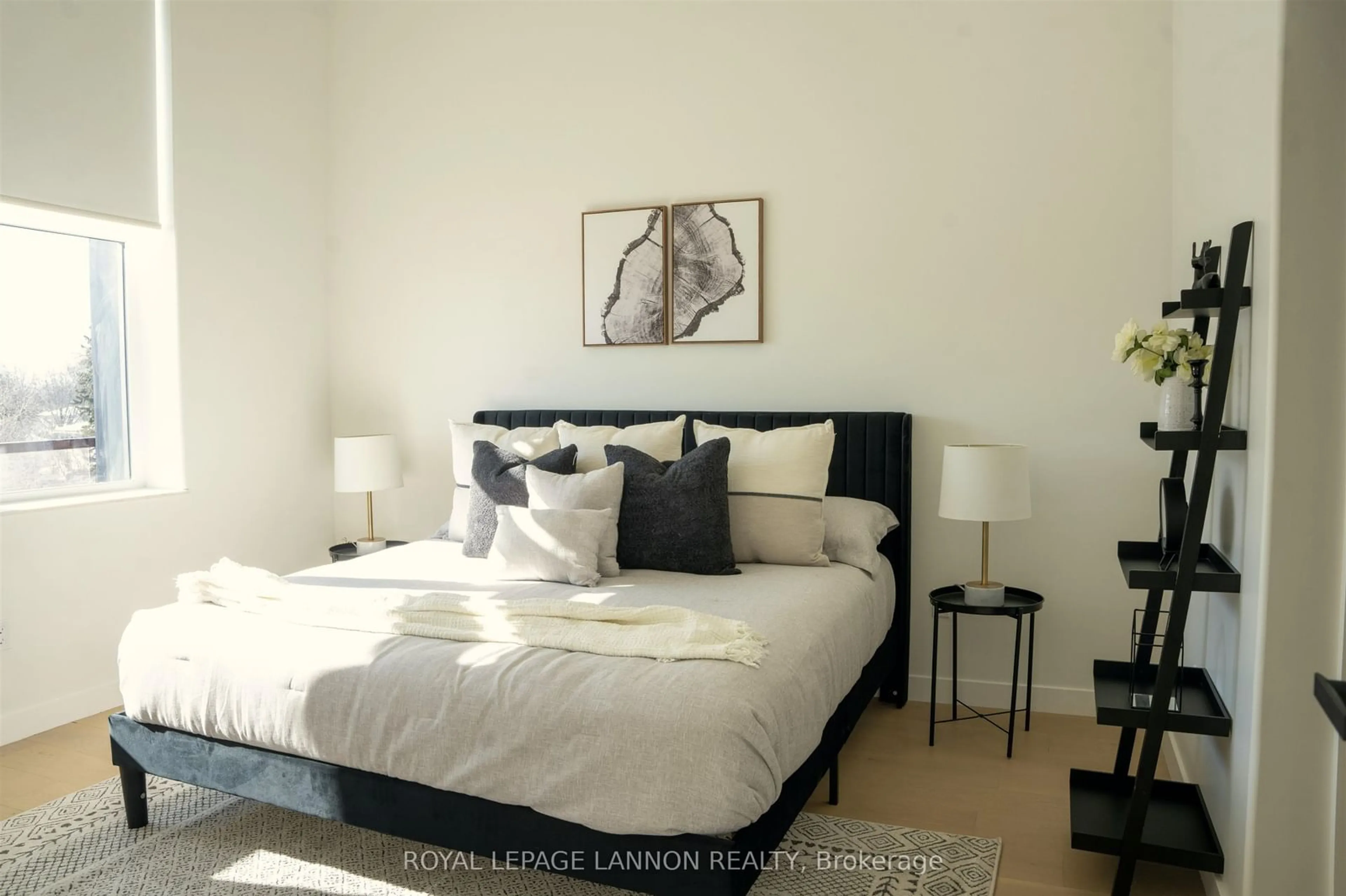 Bedroom with bed, unknown for 96 HIGH St #3209, Thunder Bay Ontario P7B 4G7