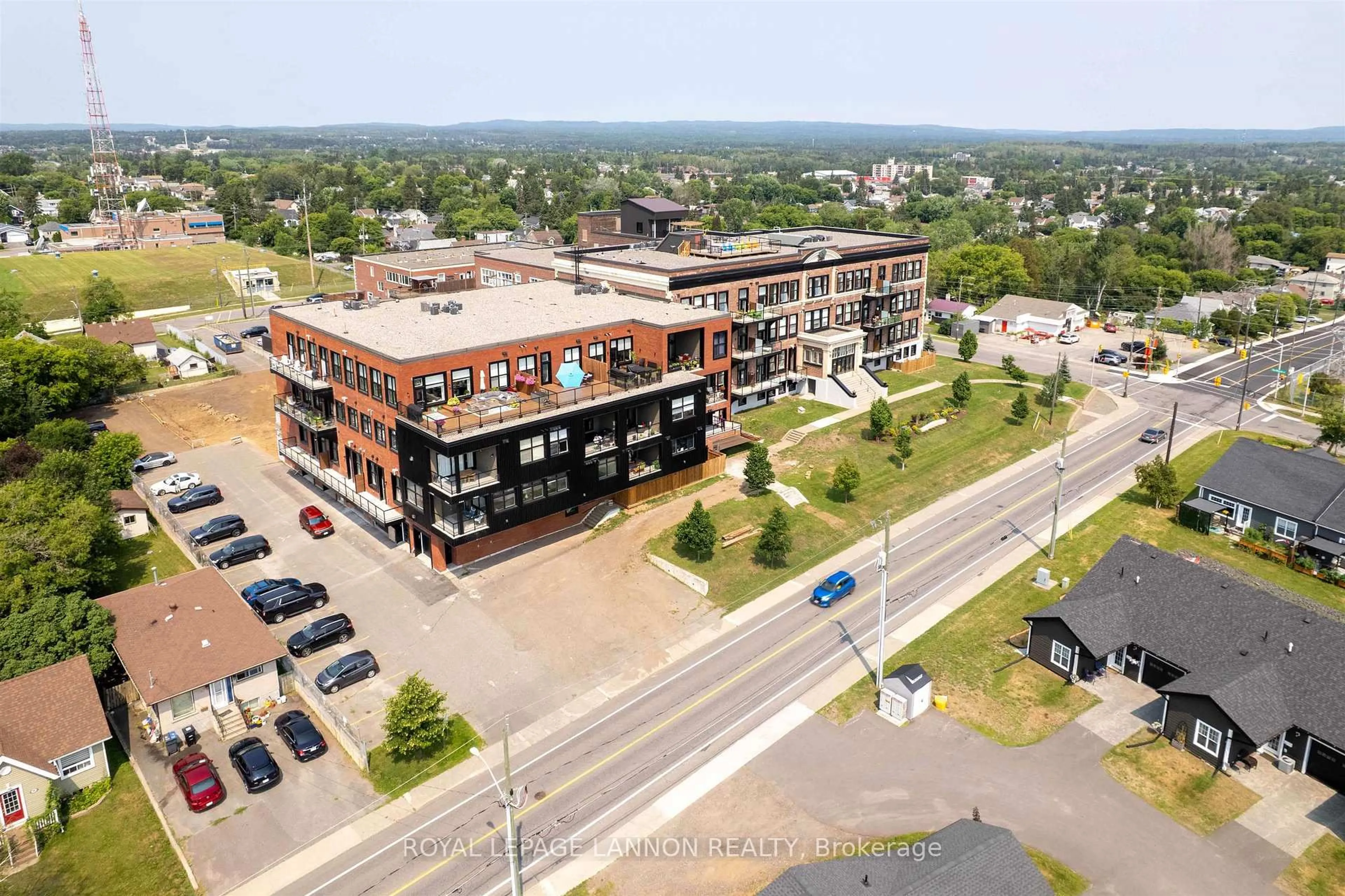 A pic from outside/outdoor area/front of a property/back of a property/a pic from drone, unknown for 96 HIGH St #3209, Thunder Bay Ontario P7B 4G7