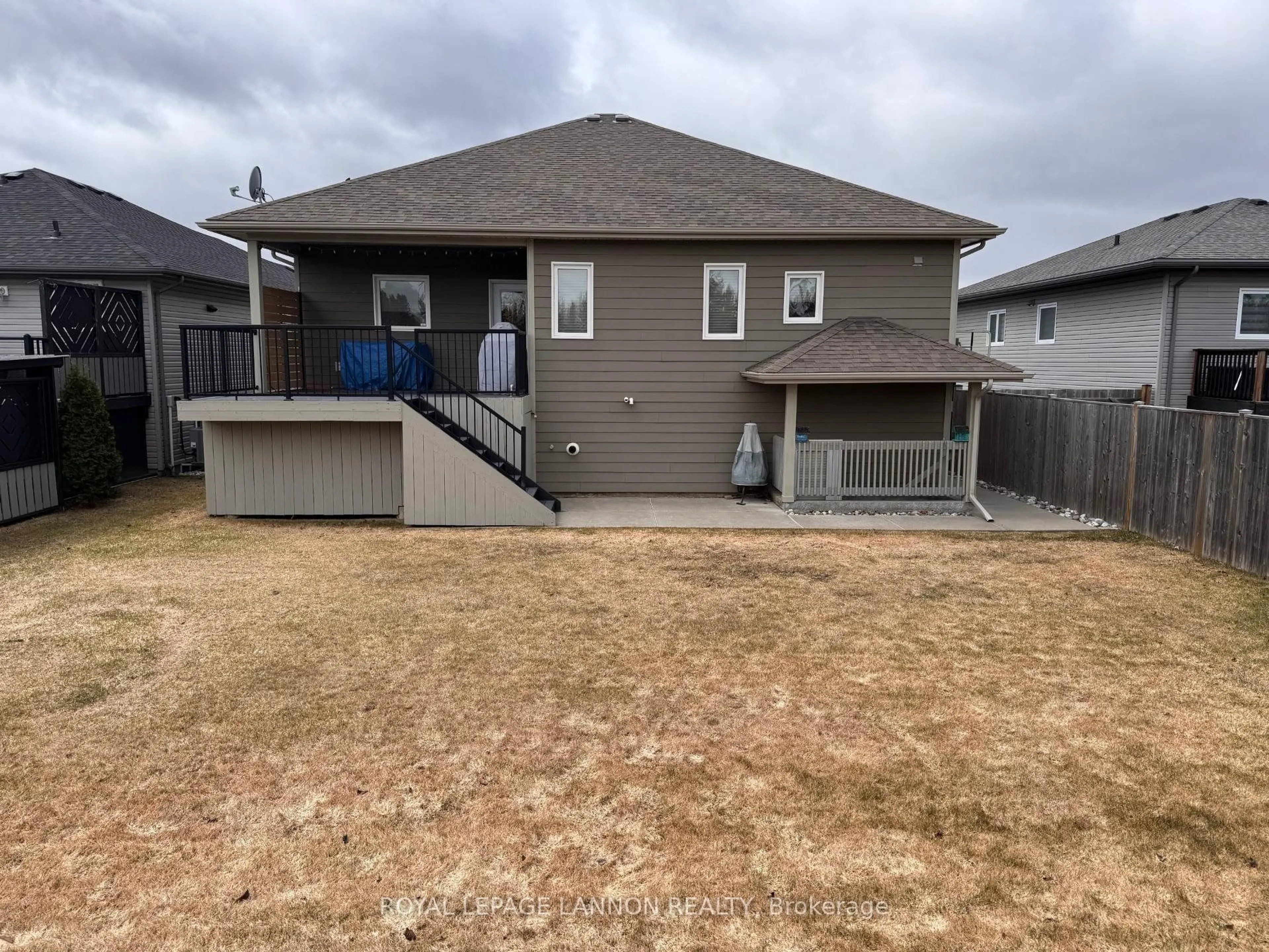 Unknown for 216 Cougar Cres, Thunder Bay Ontario P7C 0B2