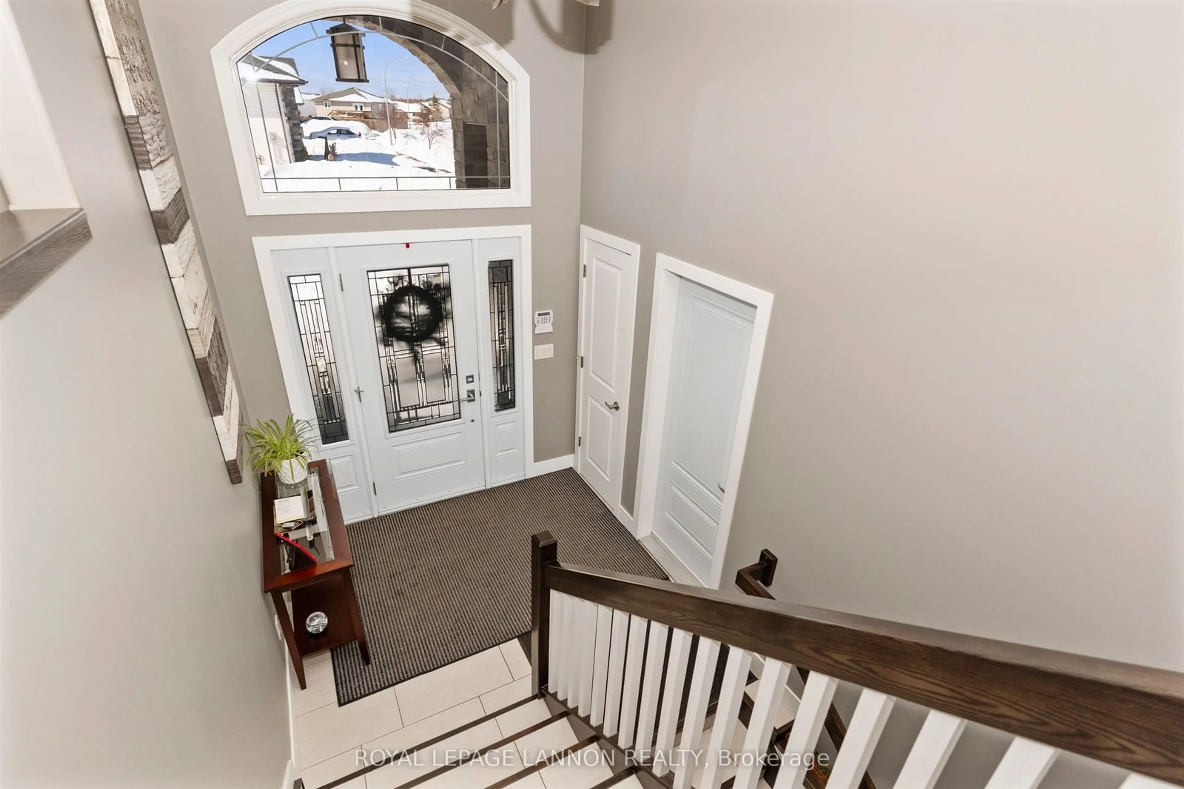 Indoor entryway for 216 Cougar Cres, Thunder Bay Ontario P7C 0B2