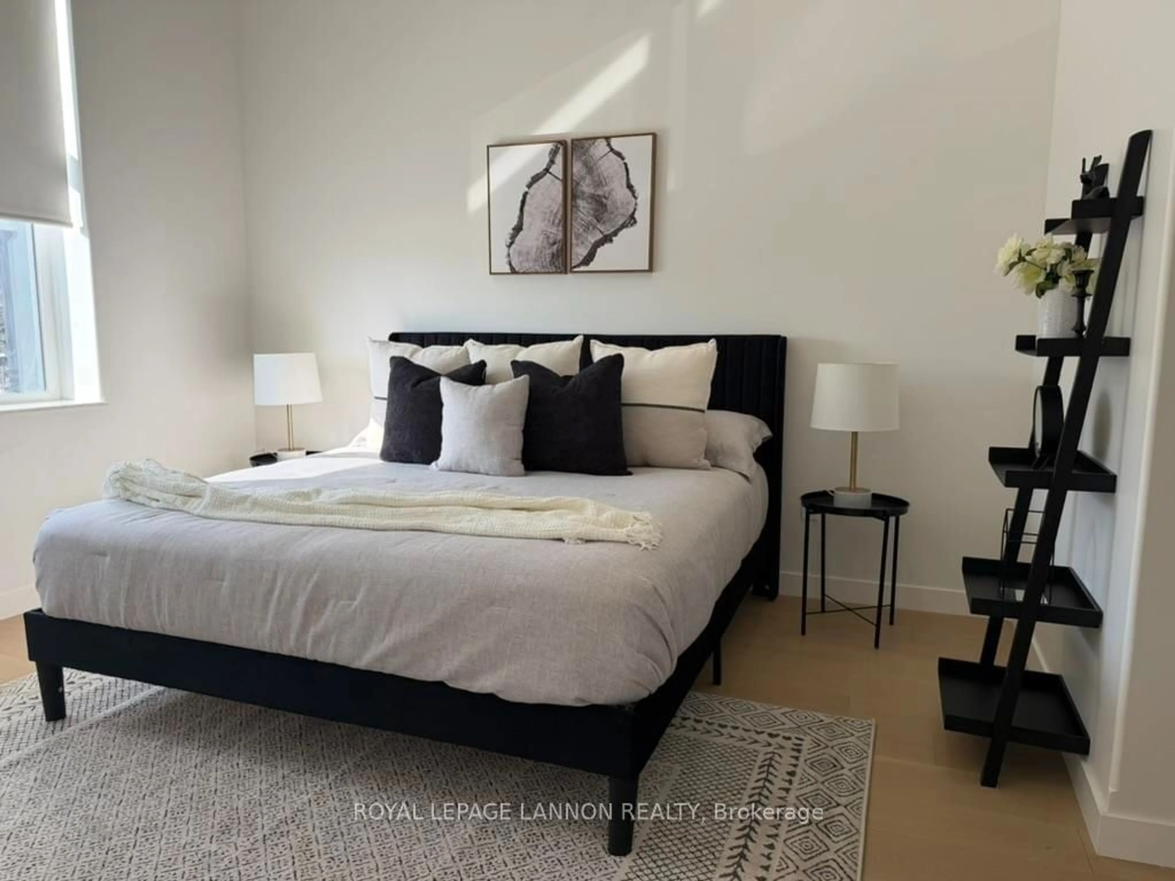 Bedroom with bed, unknown for 96 HIGH St #3211, Thunder Bay Ontario P7A 5R3