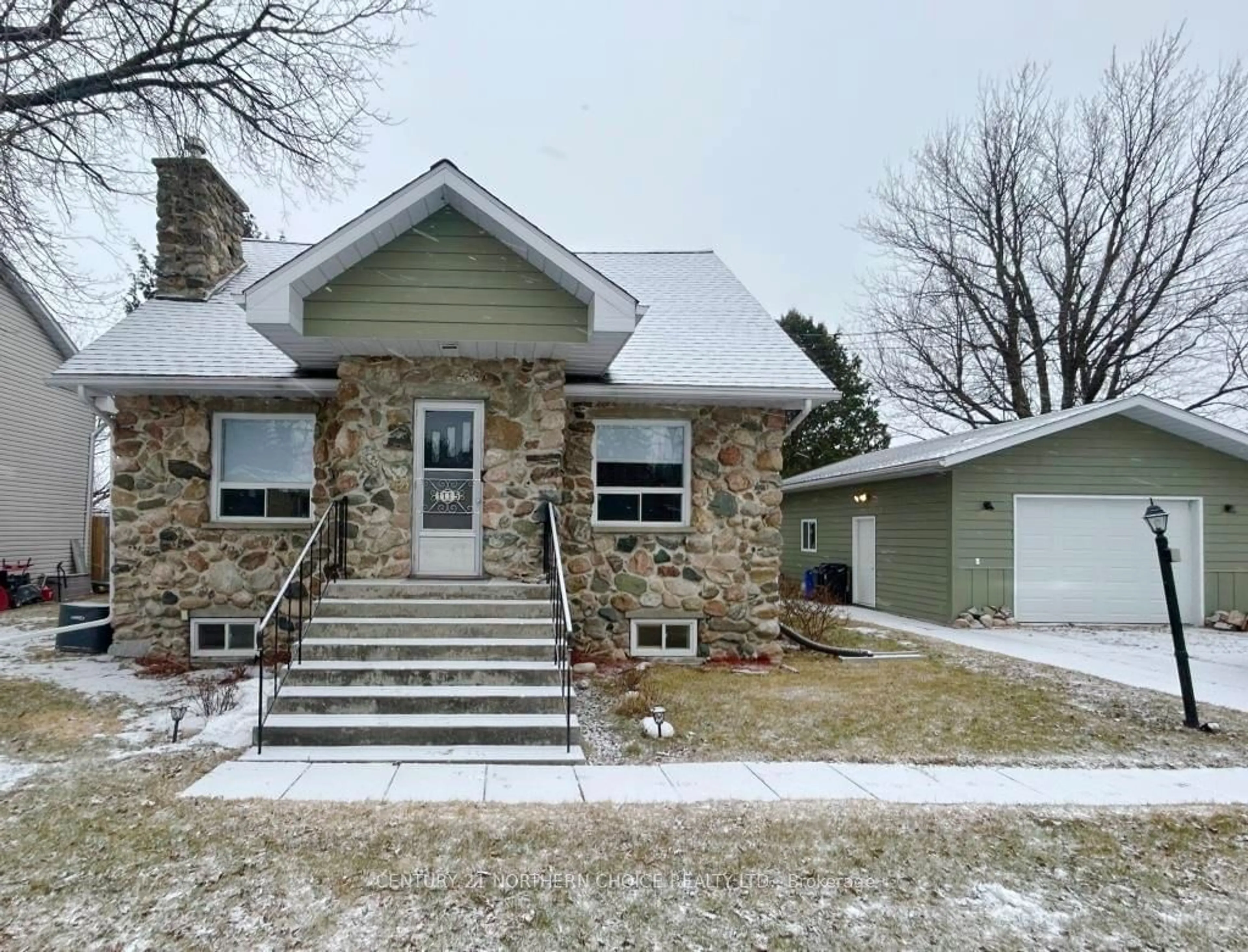 Home with brick exterior material, street for 1115 River Road West, Fort Frances Ontario P9A 2V3