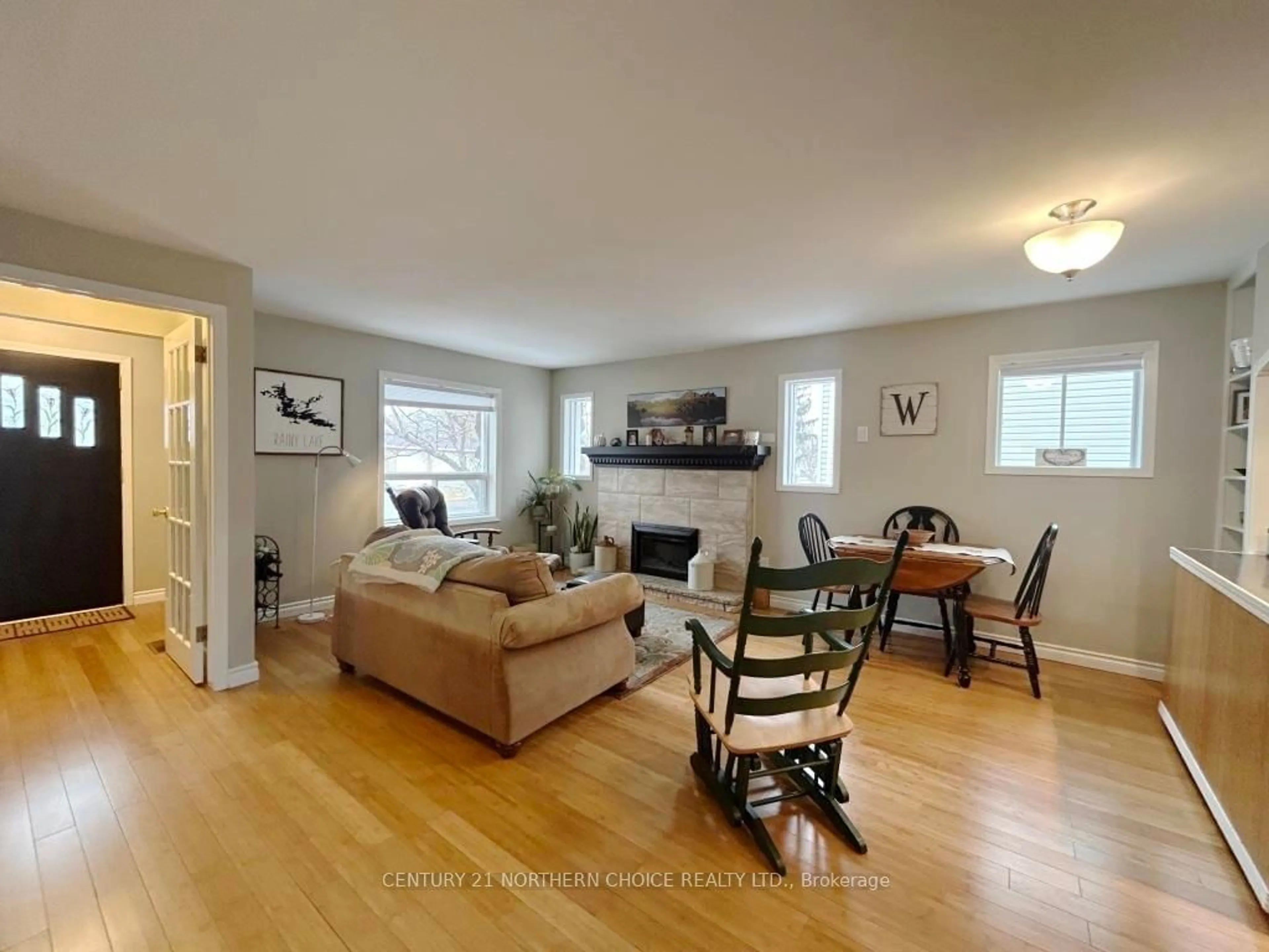Living room with furniture, unknown for 1115 River Road West, Fort Frances Ontario P9A 2V3
