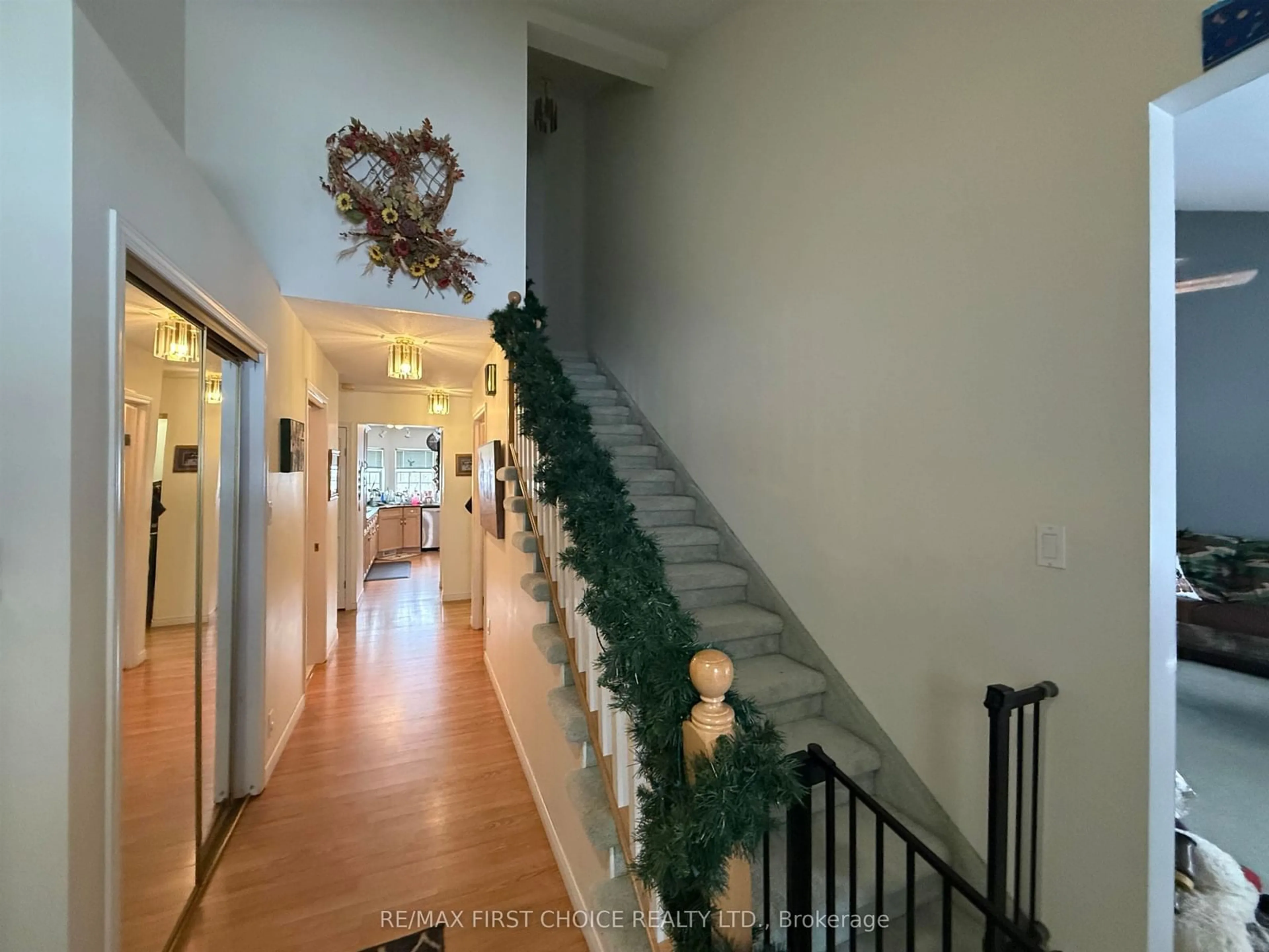 Indoor foyer for 27 Dingwall Pkwy, Dryden Ontario P8N 1T5