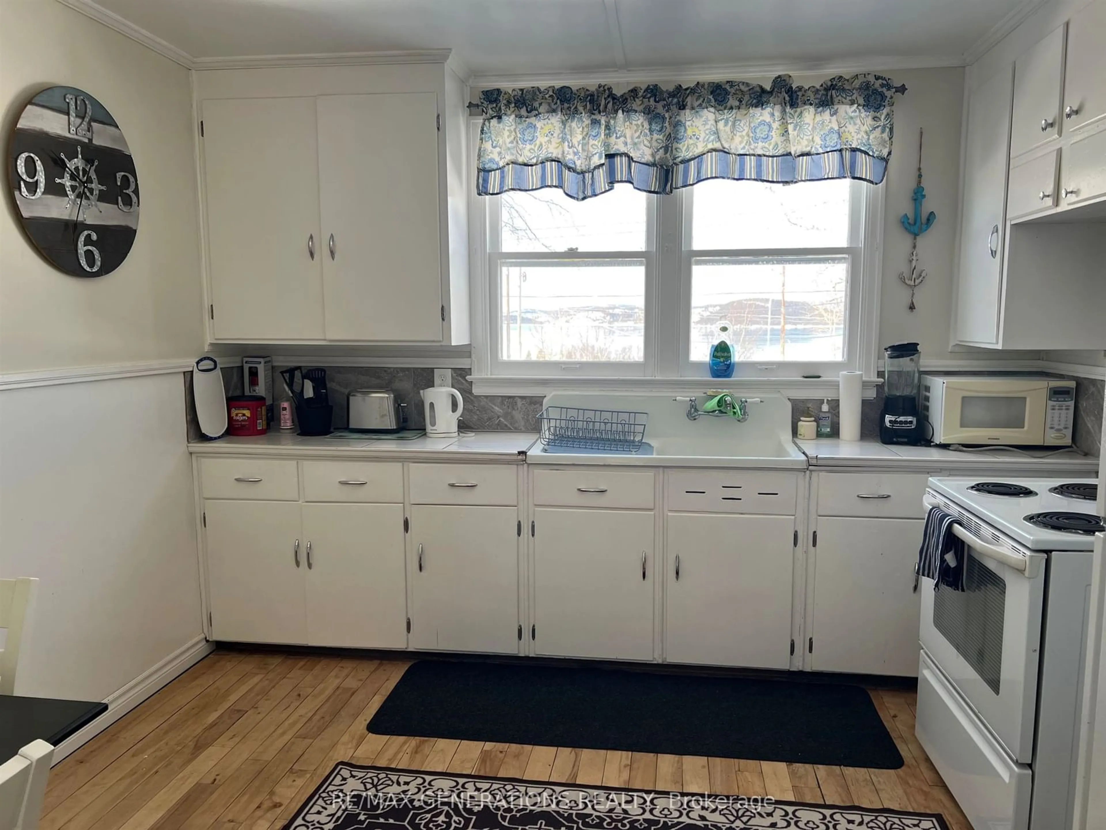 Standard kitchen, unknown for 14 McCullough St, Marathon Ontario P0T 2E0