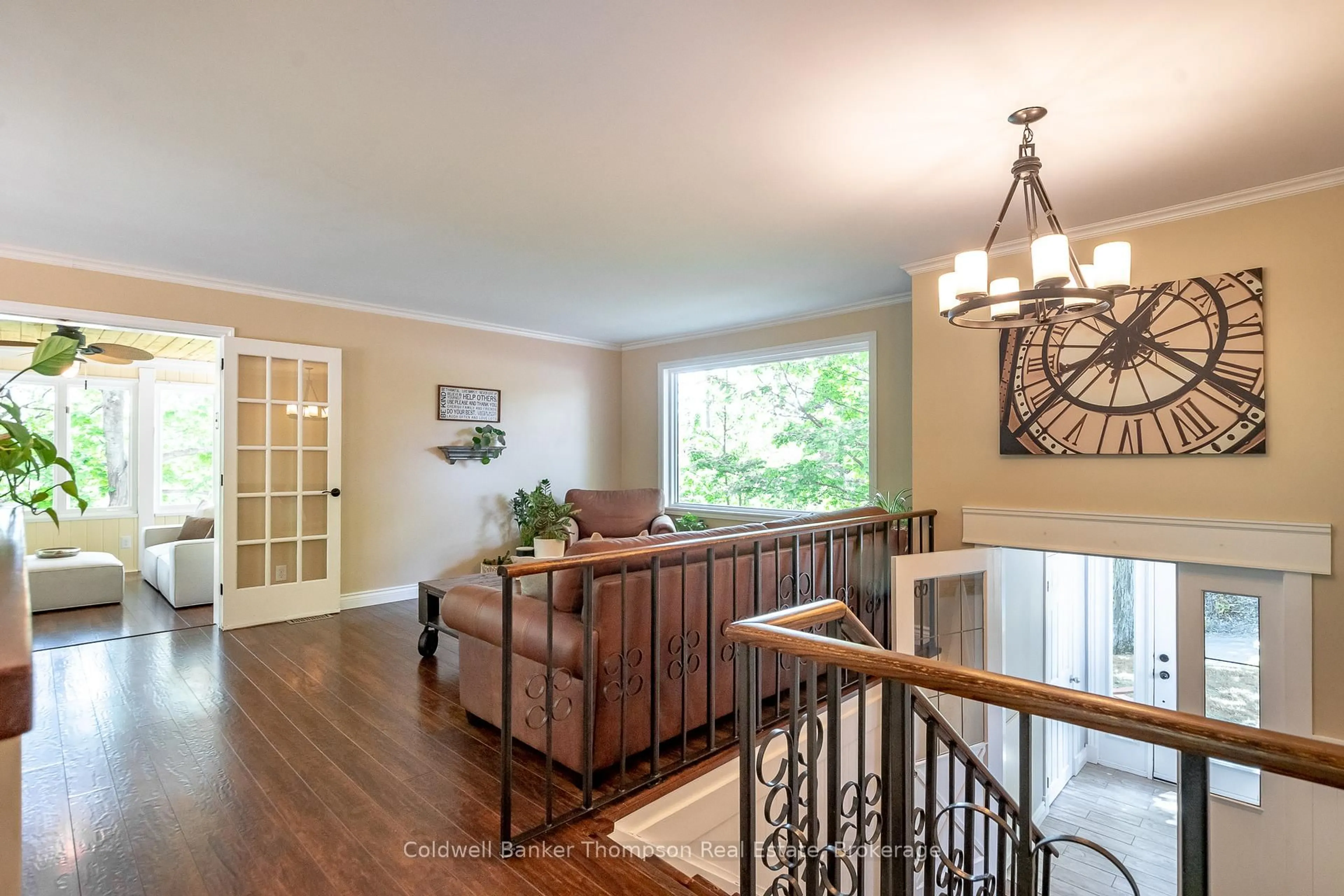 Indoor entryway for 145 Ann St, Bracebridge Ontario P1L 1M1