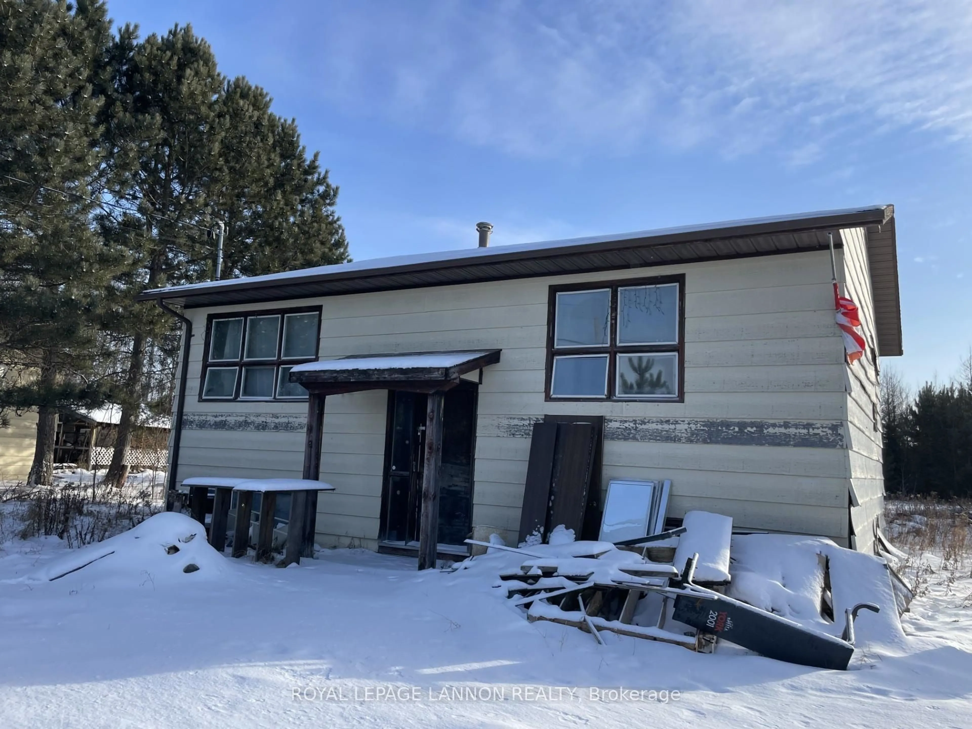 A pic from outside/outdoor area/front of a property/back of a property/a pic from drone, building for 168 North Rd, Thunder Bay Remote Area Ontario P0T 2Y0