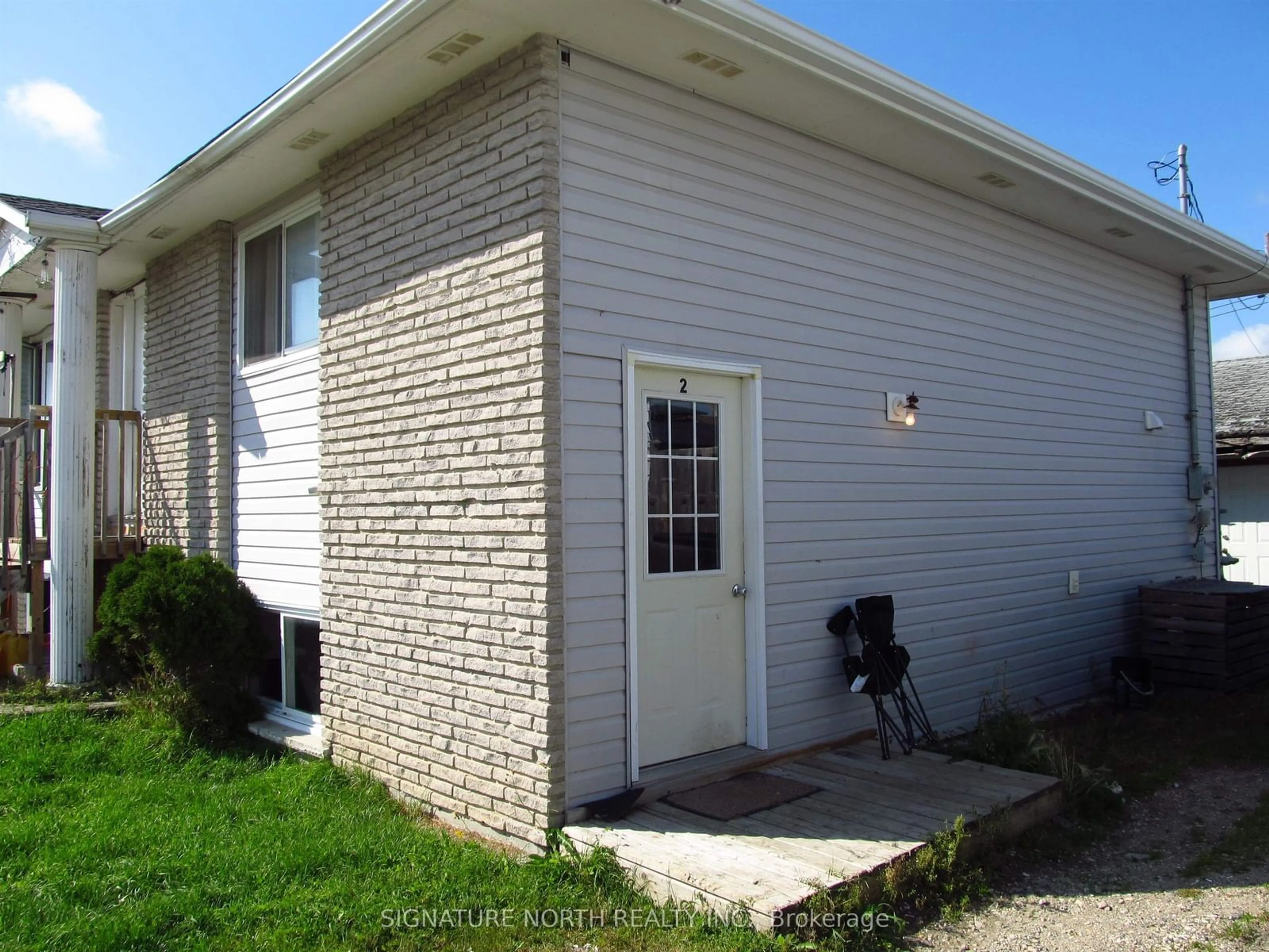 Home with vinyl exterior material, street for 110 Woodcrest, Greenstone Ontario P0T 2A0