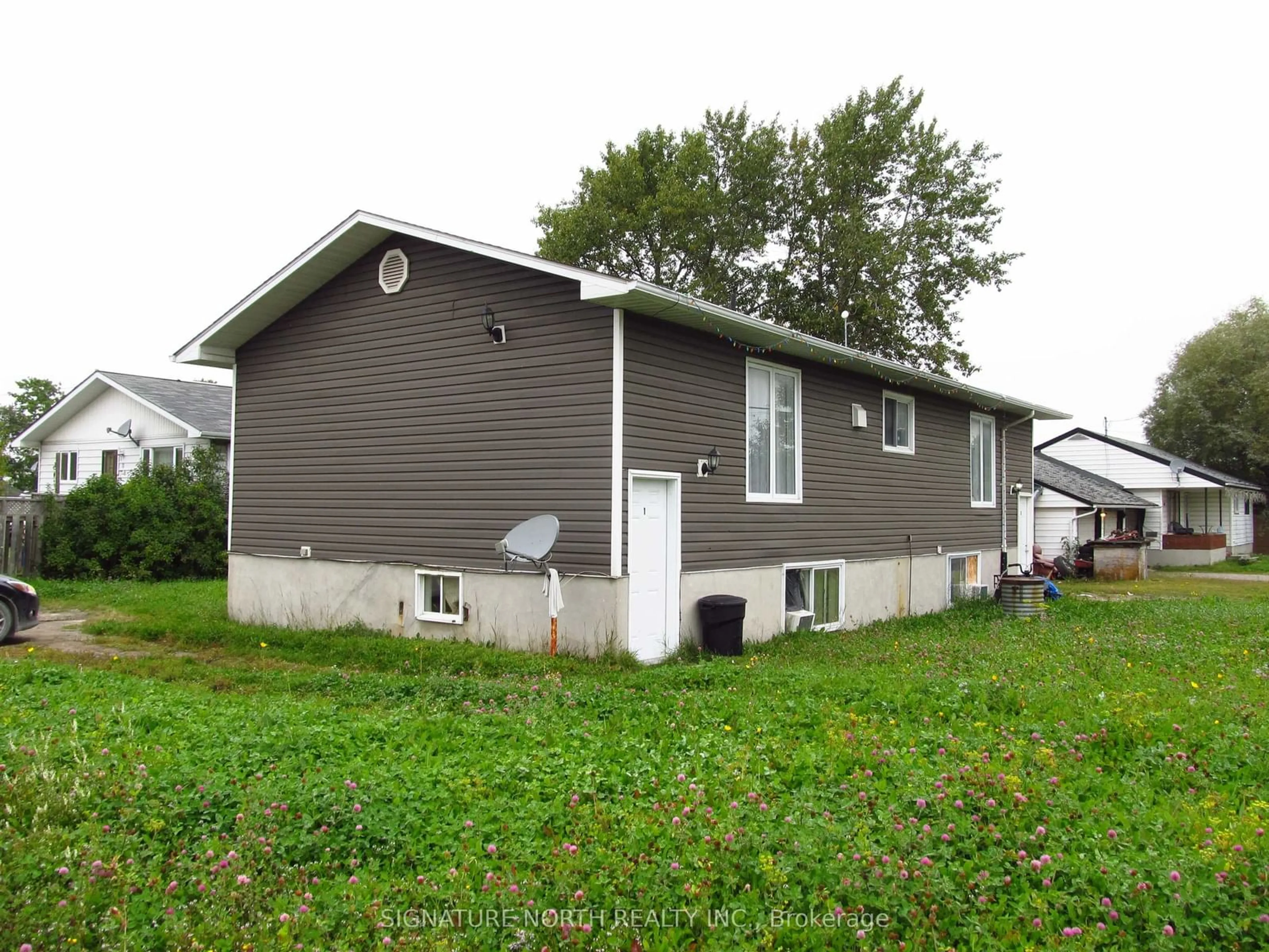 Shed for 108 Queen St, Greenstone Ontario P0T 2A0