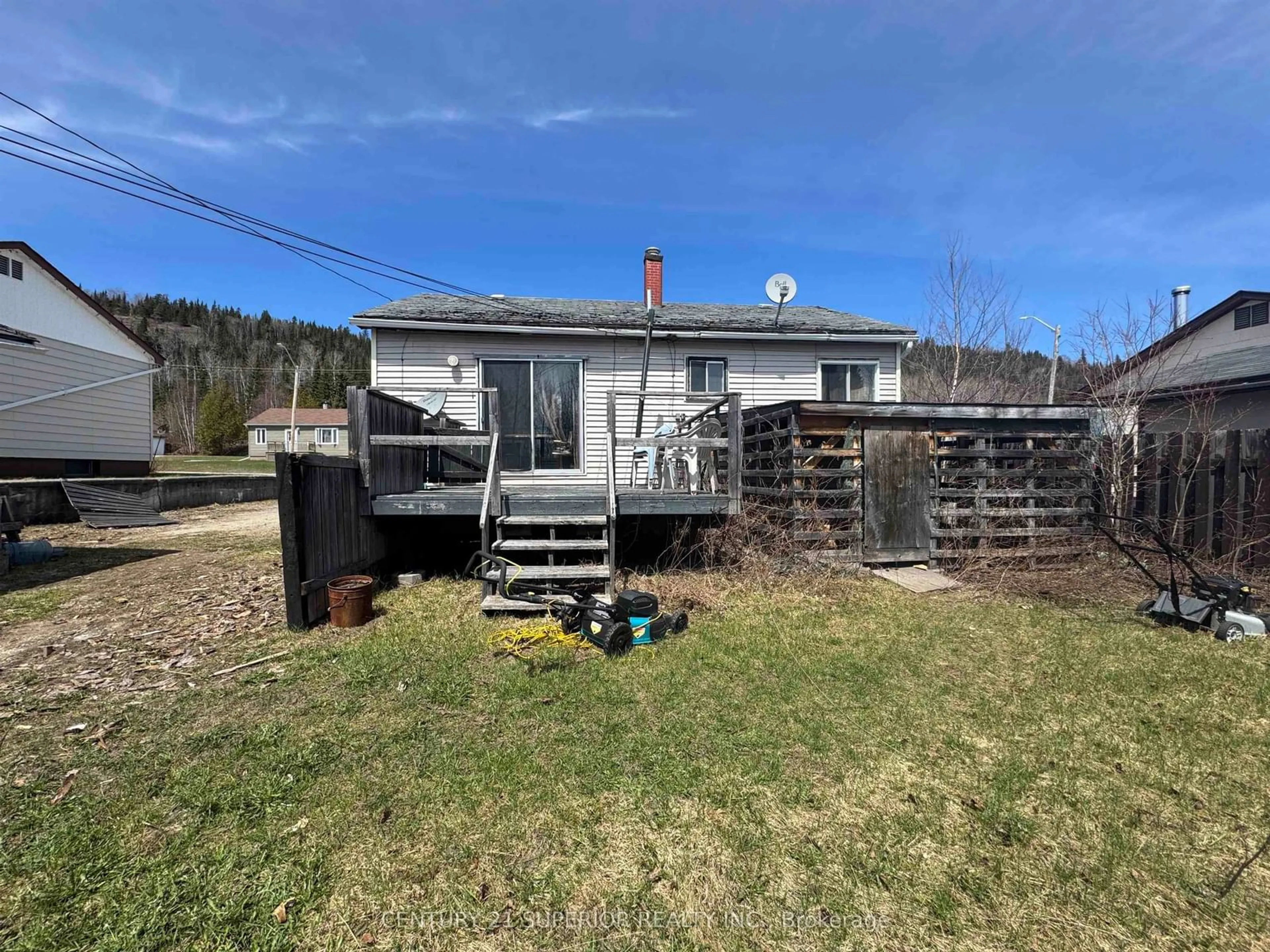 Shed for 28 Warbler Drive, Manitouwadge Ontario P0T 2C0