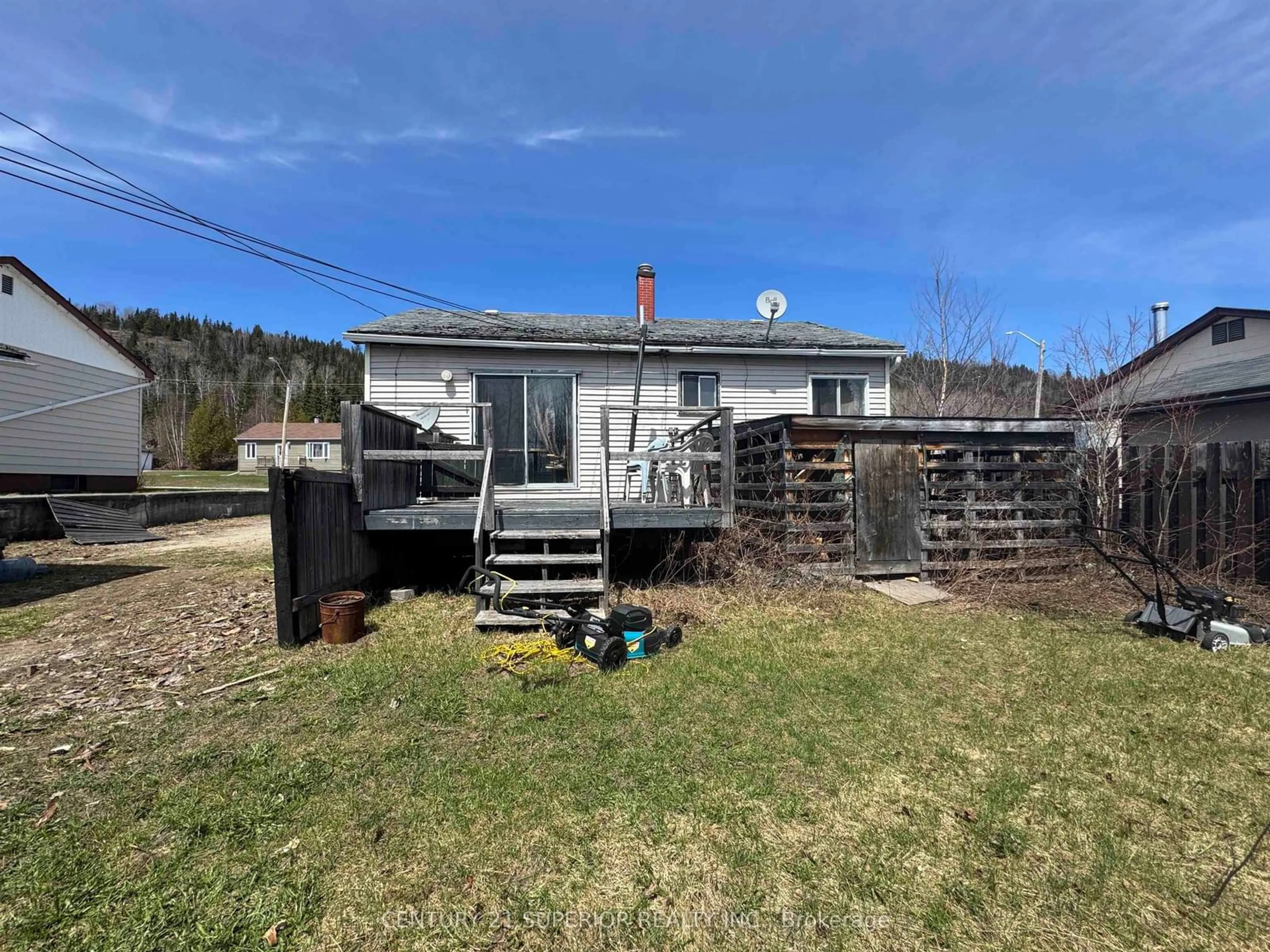 Shed for 28 Warbler Drive, Manitouwadge Ontario P0T 2C0