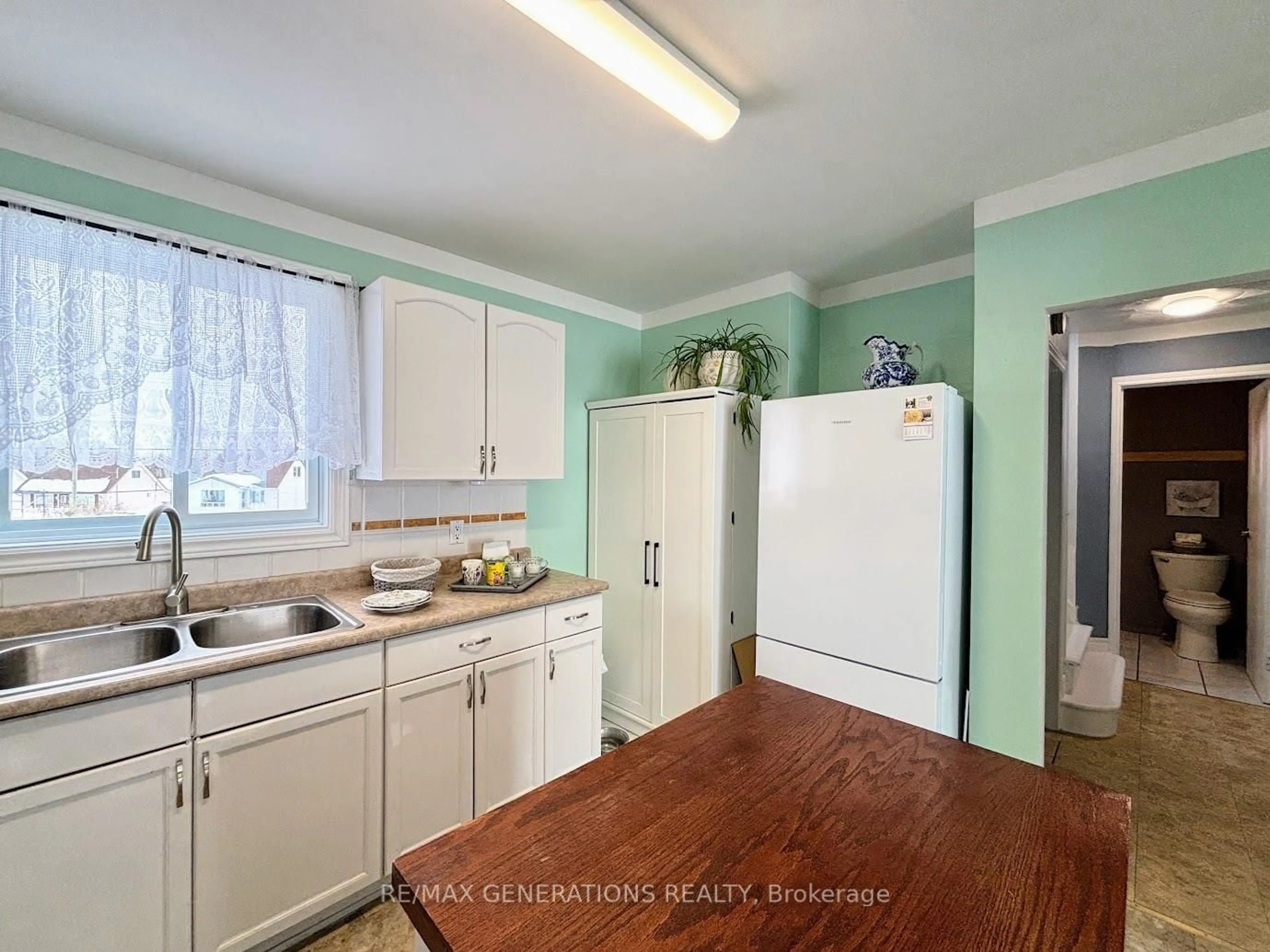 Standard kitchen, unknown for 18 Swallow Dr, Manitouwadge Ontario P0T 2C0