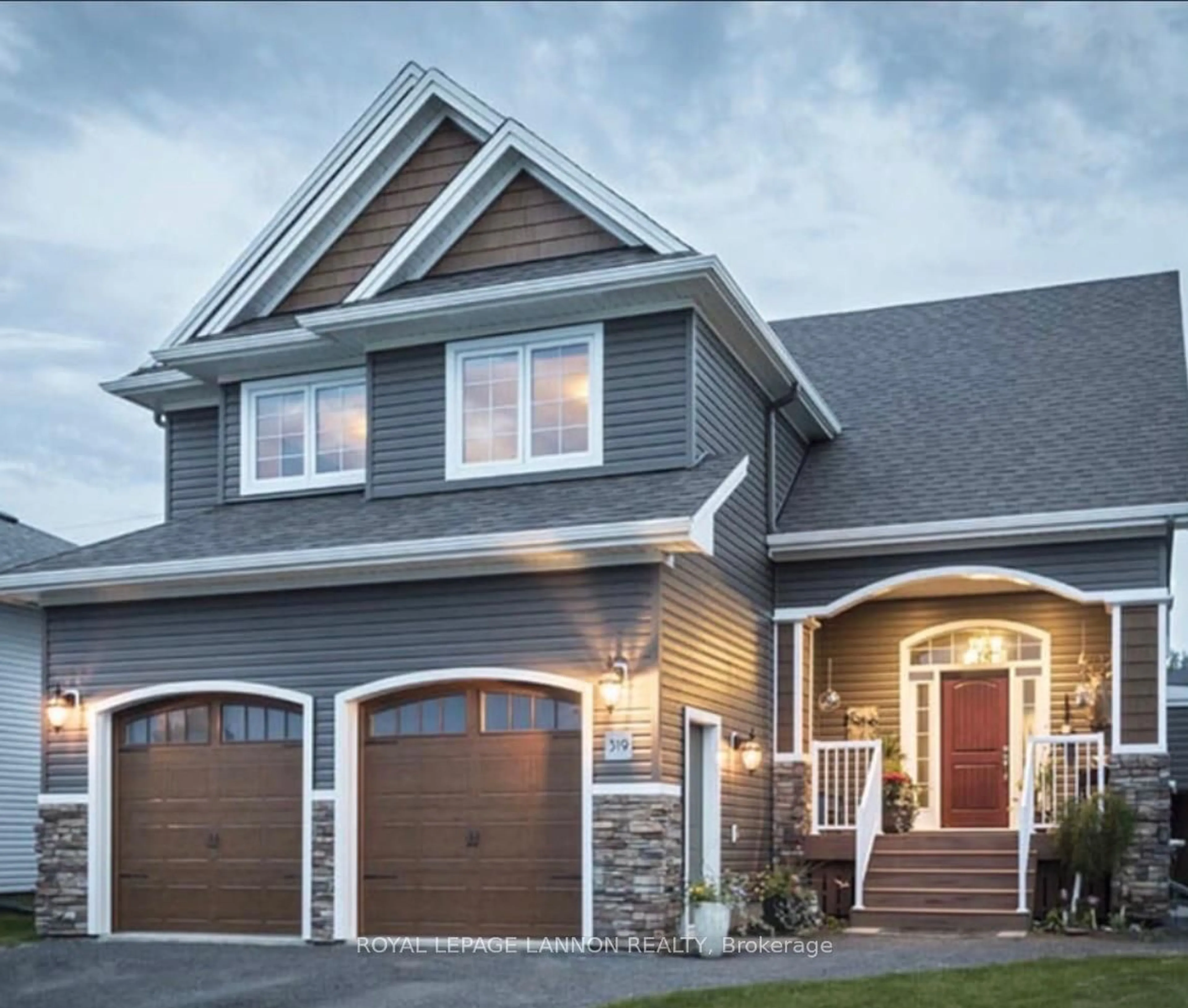 Home with vinyl exterior material, street for 319 Ruby Cres, Thunder Bay Ontario P7G 1B1