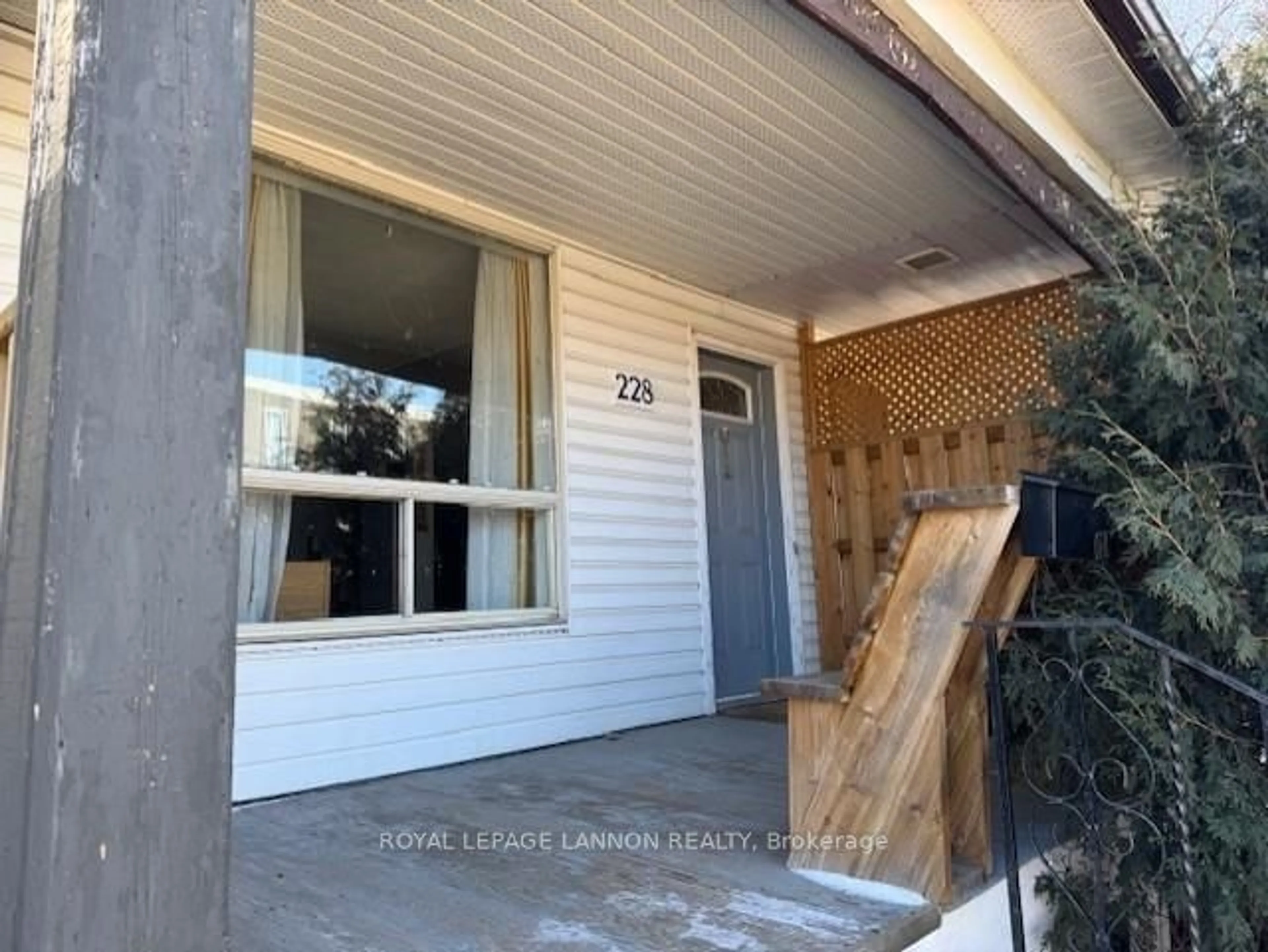 Unknown for 228 Archibald St, Thunder Bay Ontario P7C 3Y2