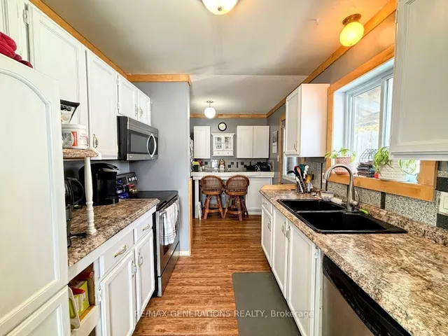 64 Hemlo Dr, Marathon 3