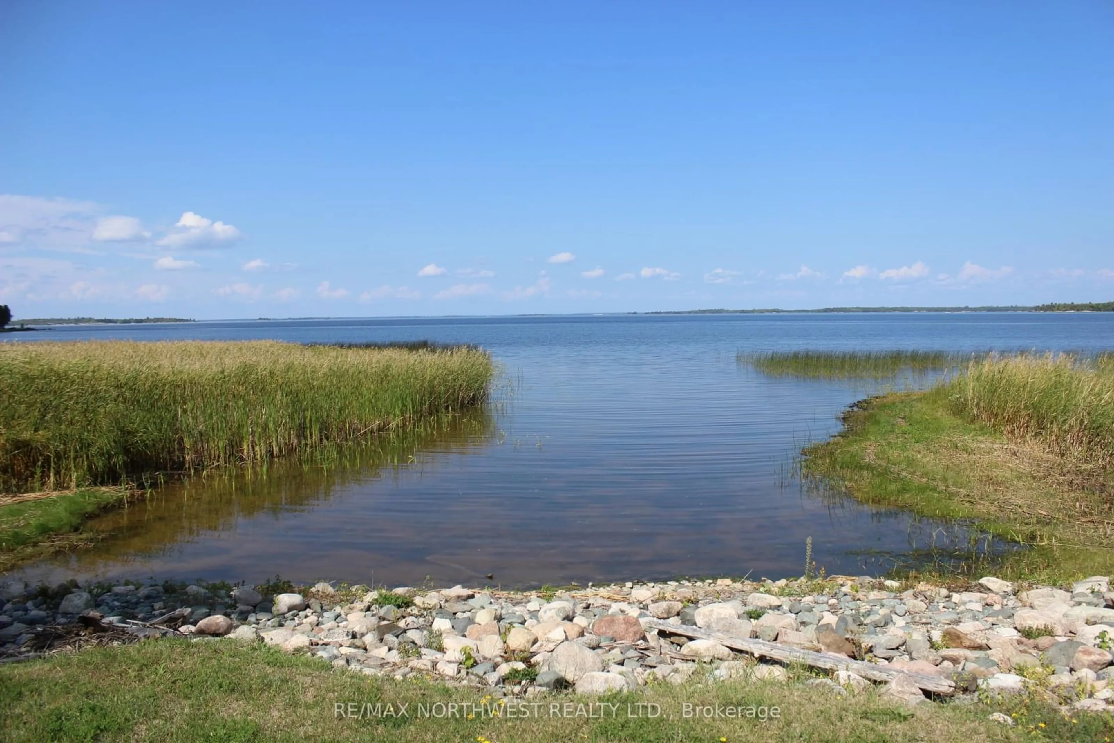 Blurry image for 93 STINTZI DR E, Lake of the Woods Ontario P0W 1J0