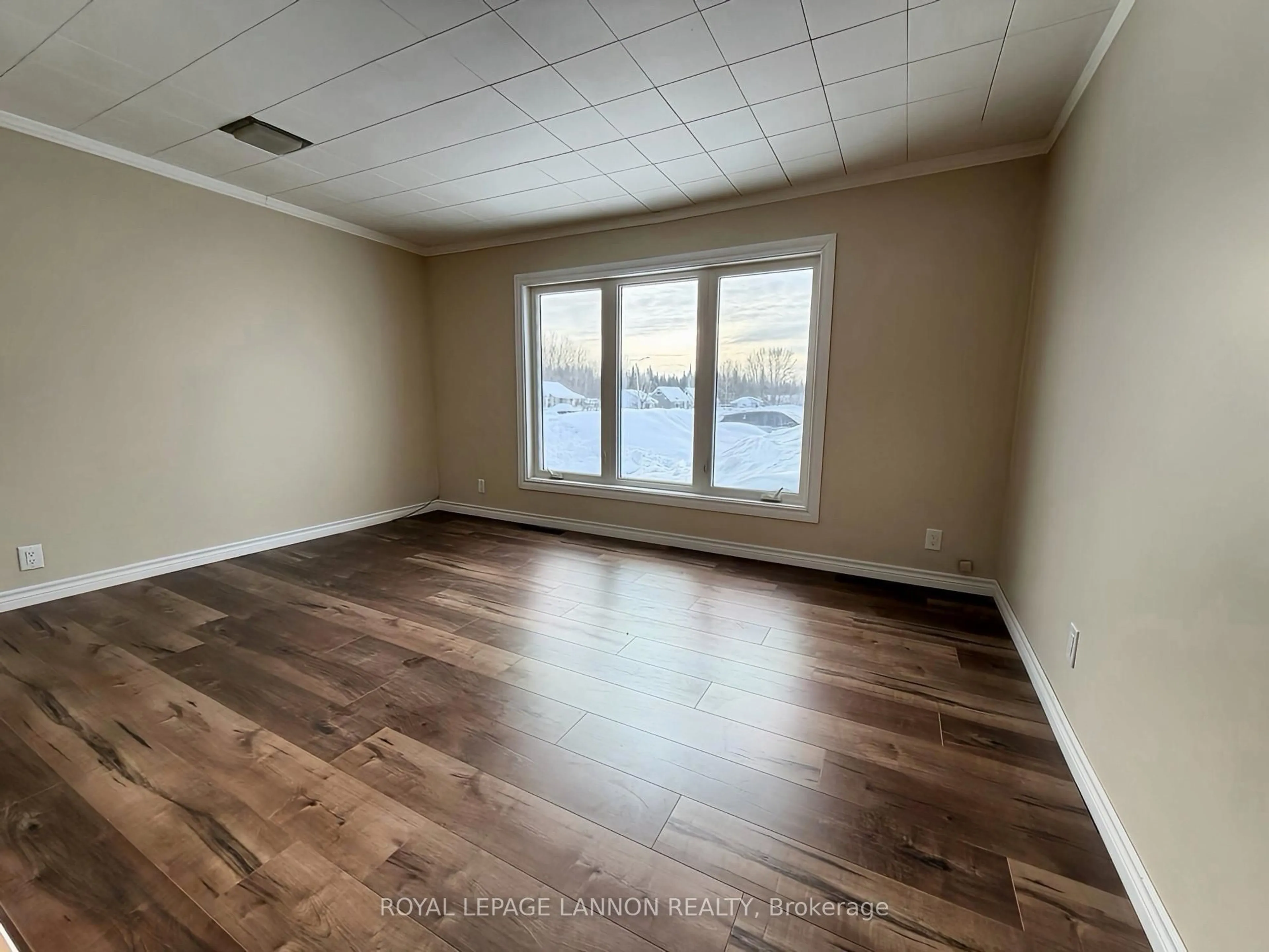 A pic of a room for 330 Ball Park Cres, Greenstone Ontario P0T 1M0