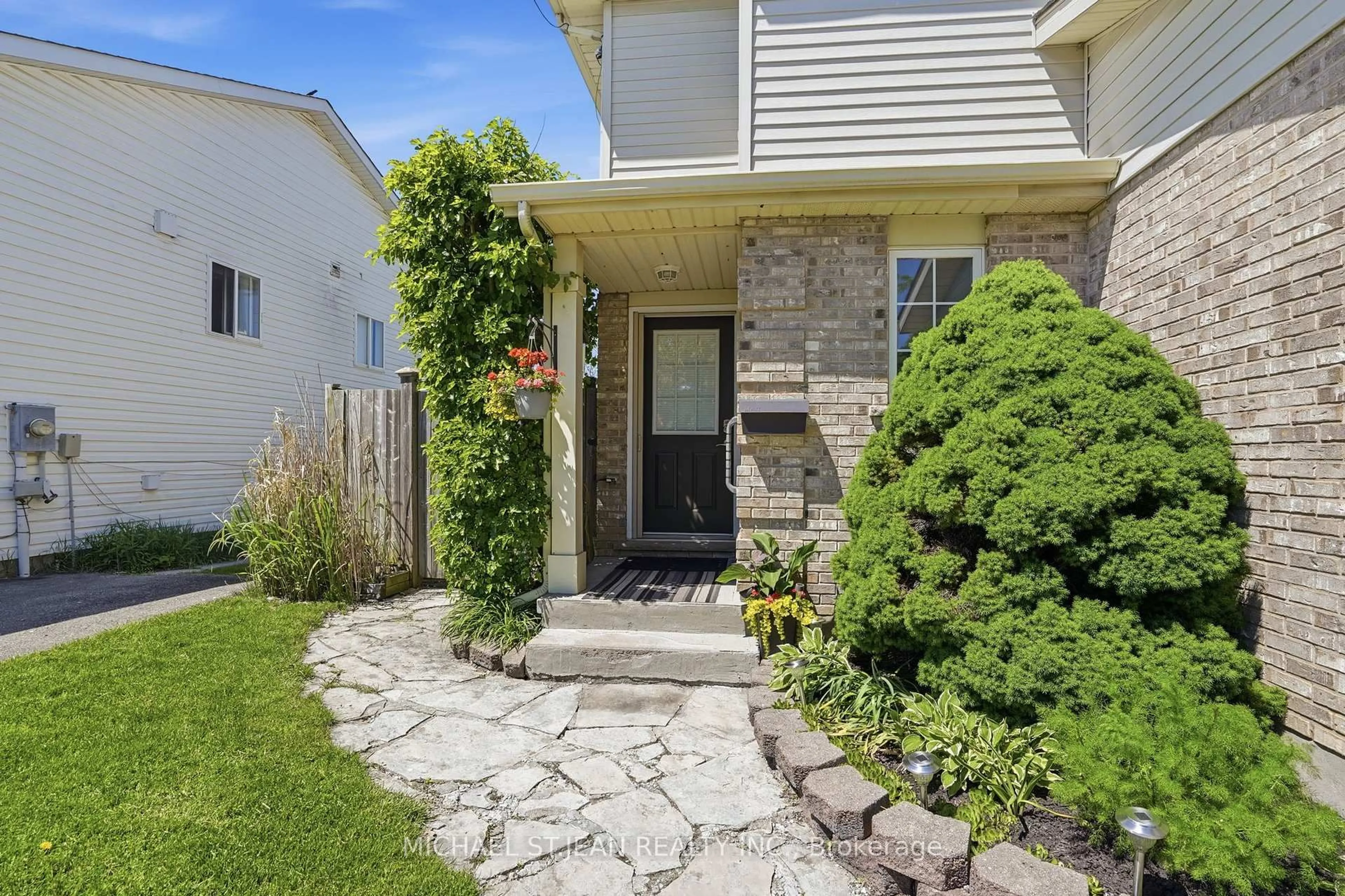 Unknown for 16 Woodland Dr, Welland Ontario L3C 7C9