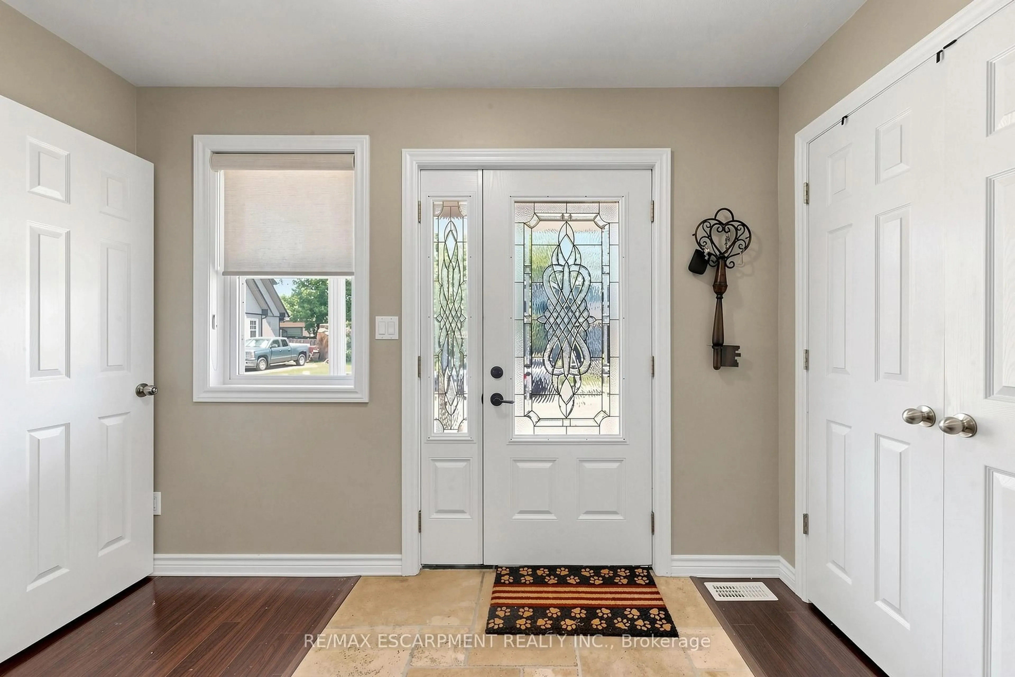 Indoor entryway for 7 Windermere Ave, Hamilton Ontario L8H 7G3