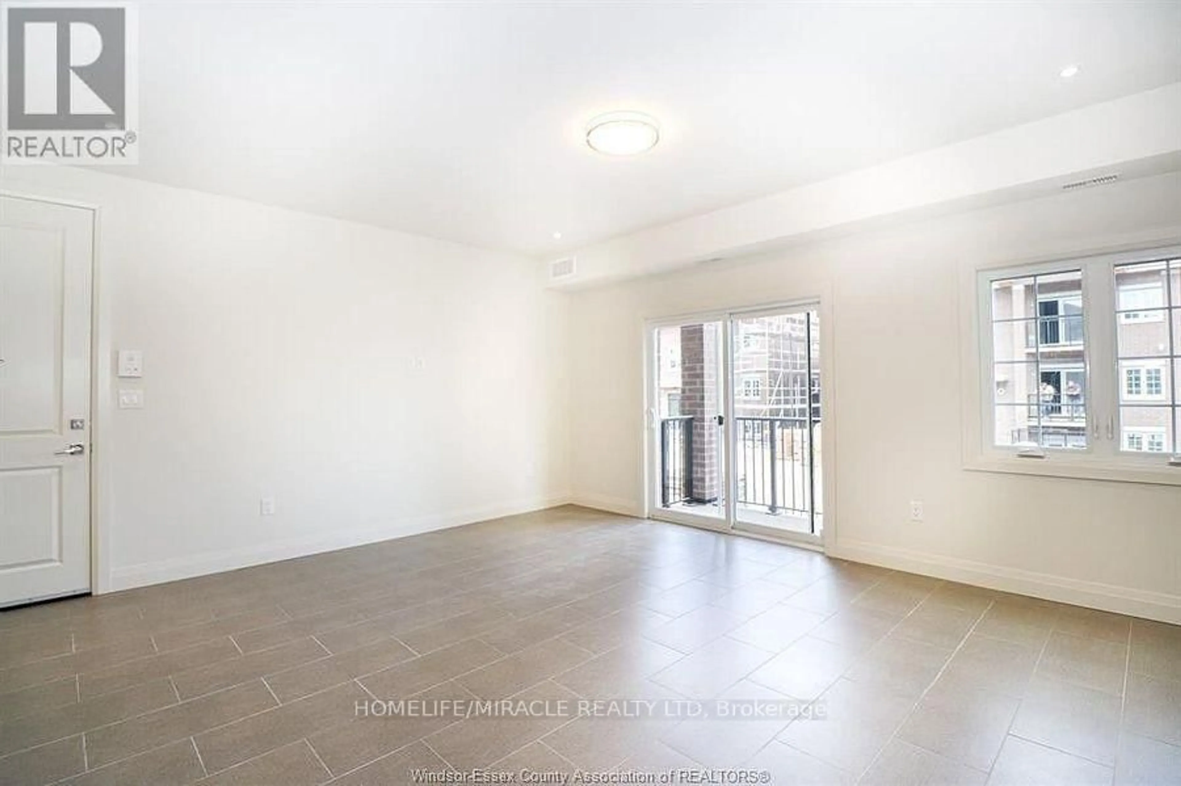 A pic of a room for 233 Watson Ave #204, Windsor Ontario N8S 3R8