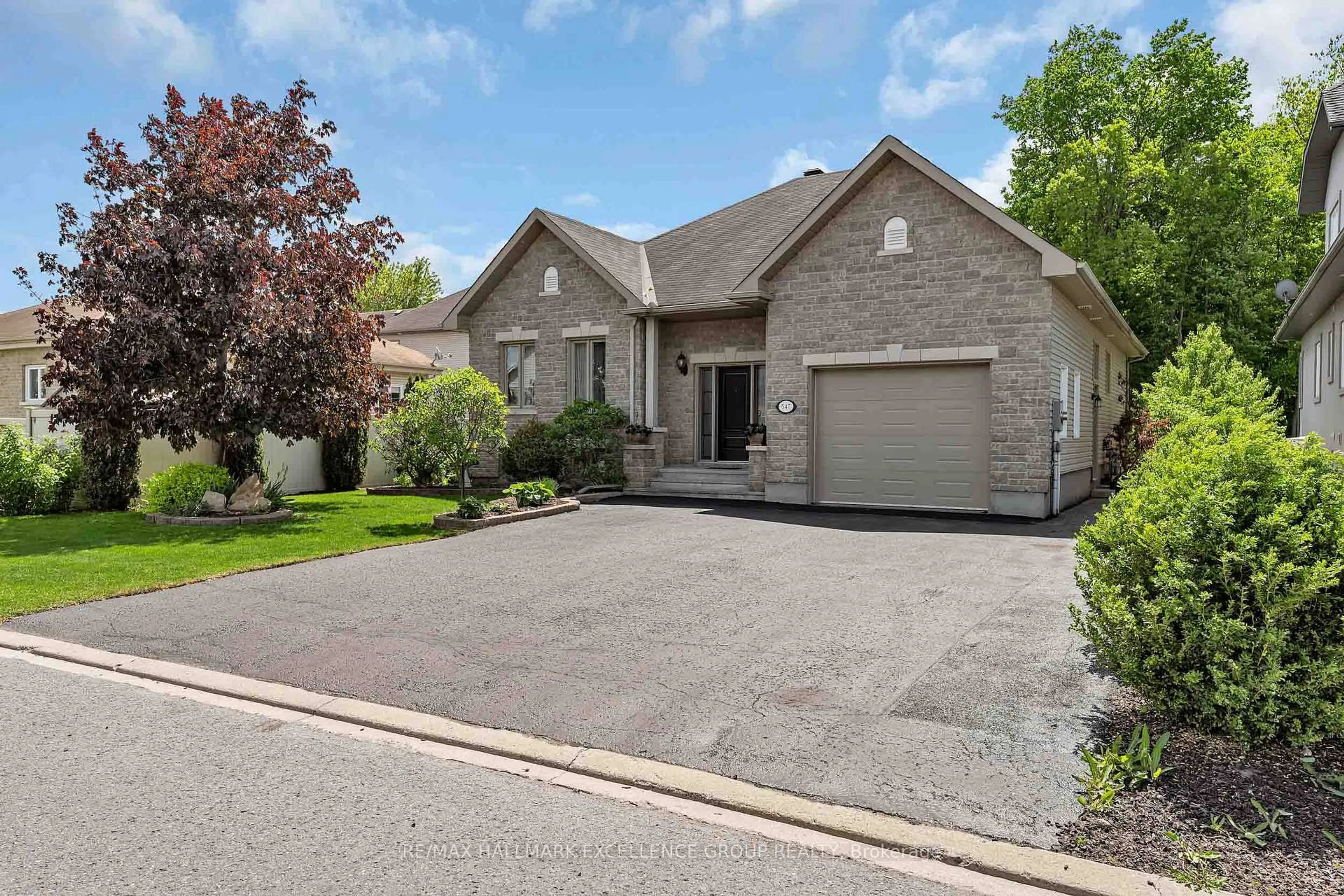 Home with brick exterior material, street for 547 Emerald St, Clarence-Rockland Ontario K4K 0C1