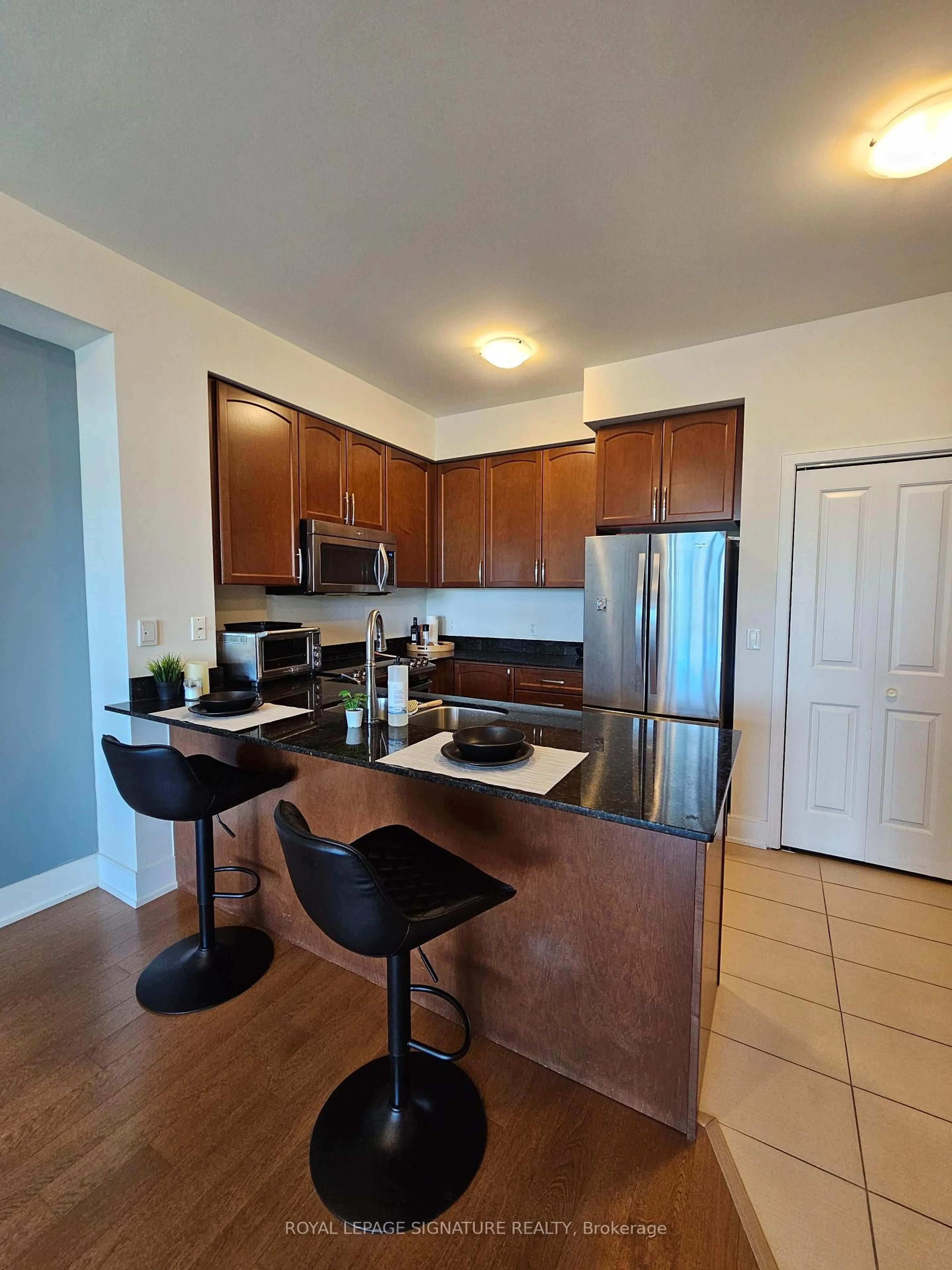 Standard kitchen, unknown for 144 Park St #506, Waterloo Ontario N2L 0B6