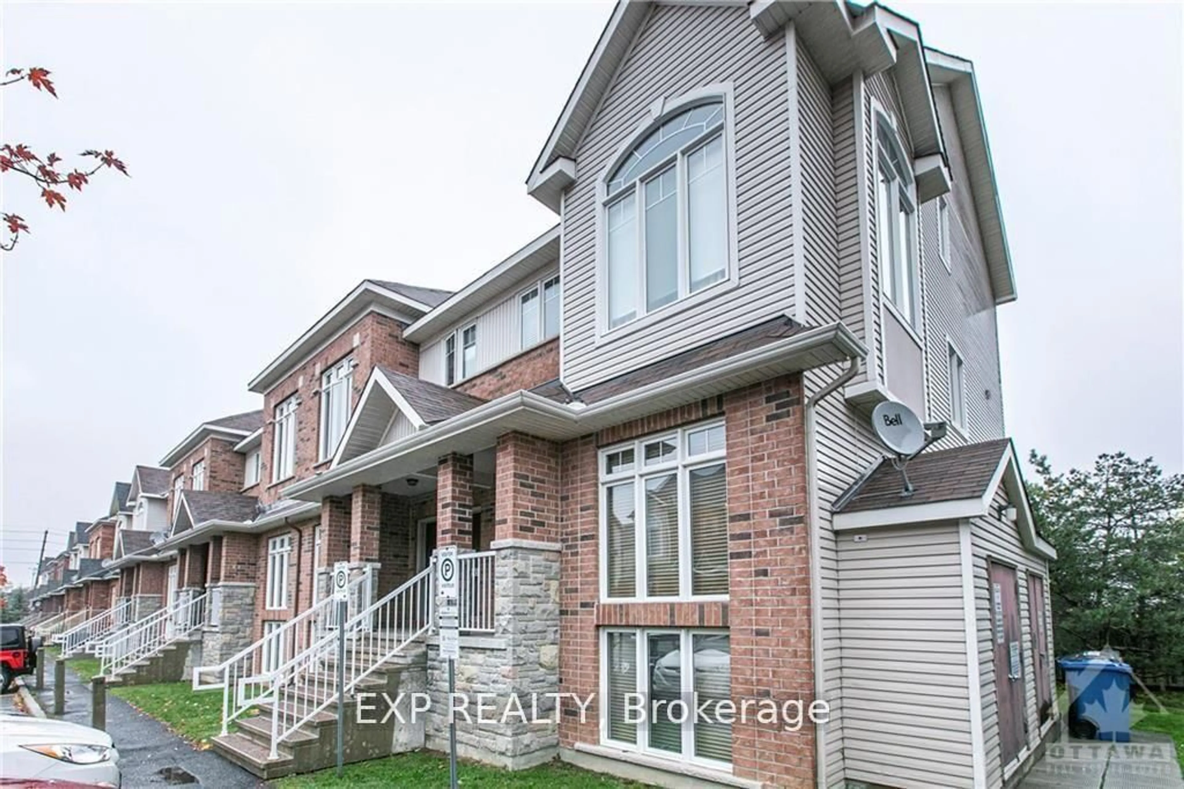 Home with brick exterior material, street for 1512 Walkley Rd, Ottawa Ontario K1V 2G5