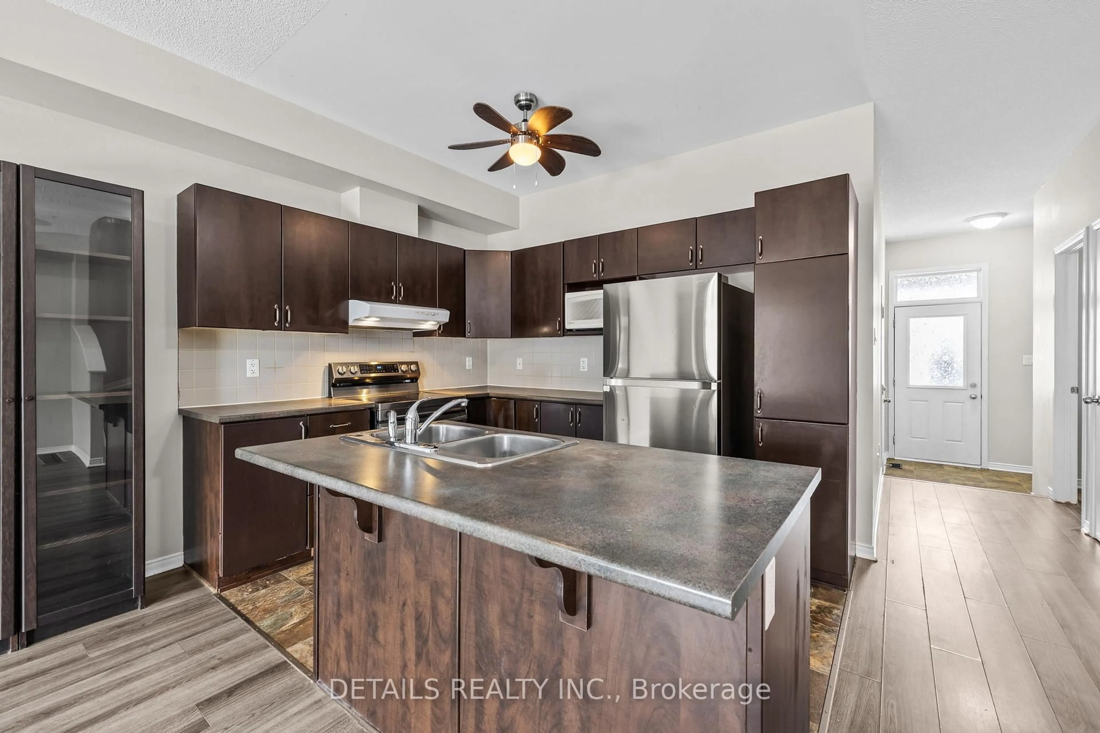 Open concept kitchen, unknown for 165 Dahlia St, Clarence-Rockland Ontario K4K 0G1