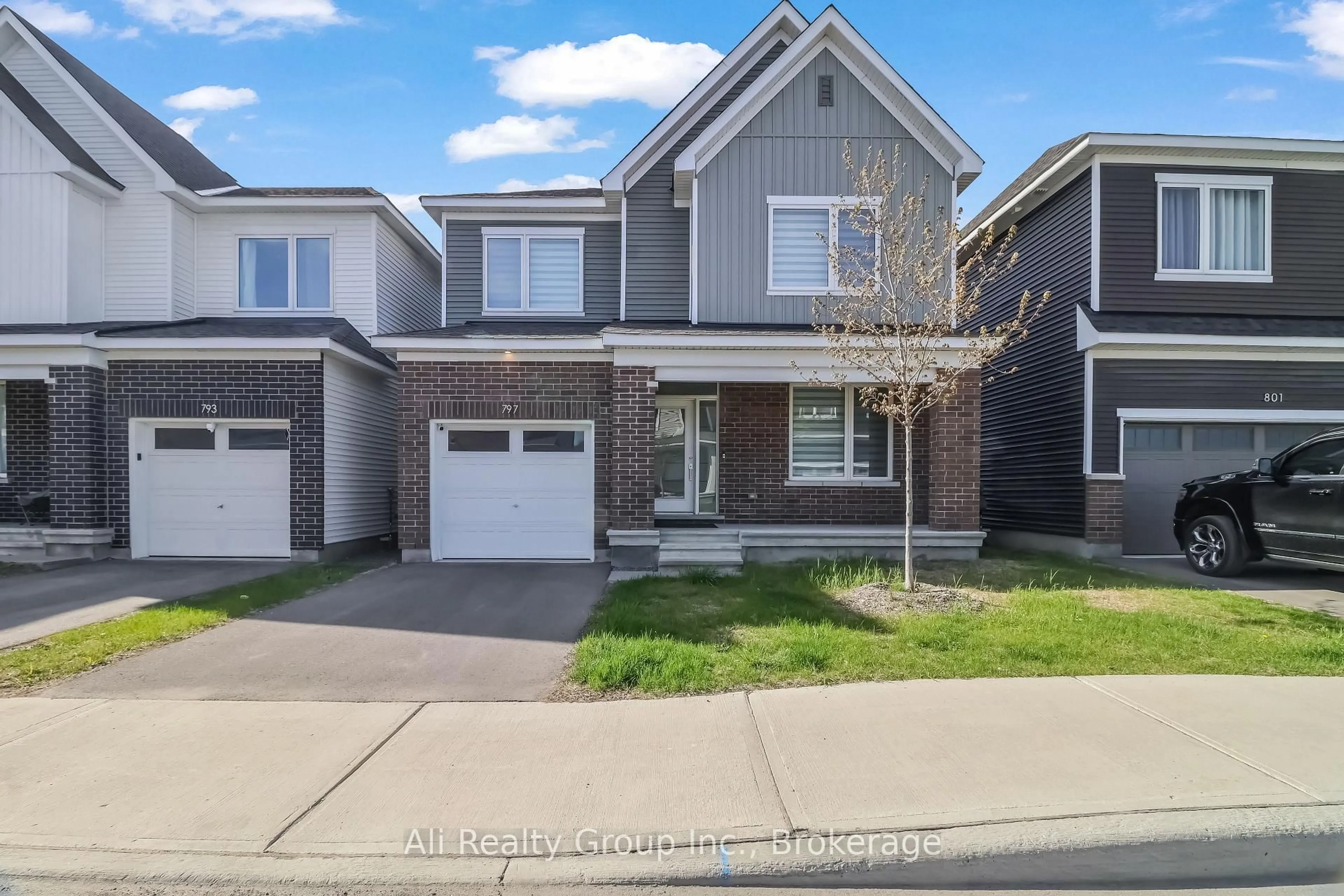 Home with vinyl exterior material, street for 797 Eminence St, Ottawa Ontario K2J 6X6