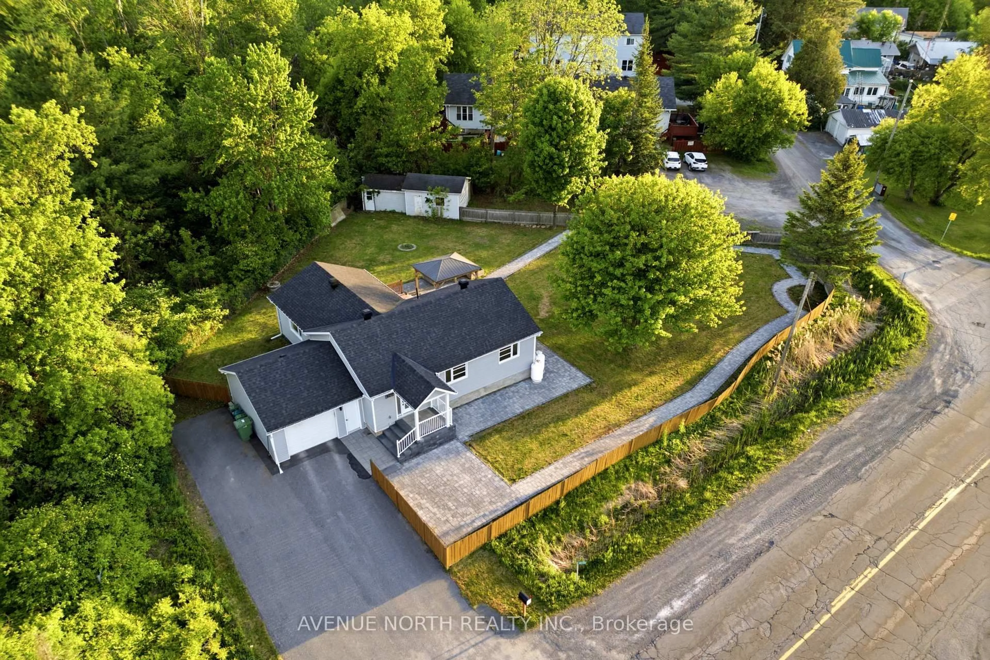A pic from outside/outdoor area/front of a property/back of a property/a pic from drone, street for 6200 Russell Rd, Carlsbad Springs Ontario K0A 1K0